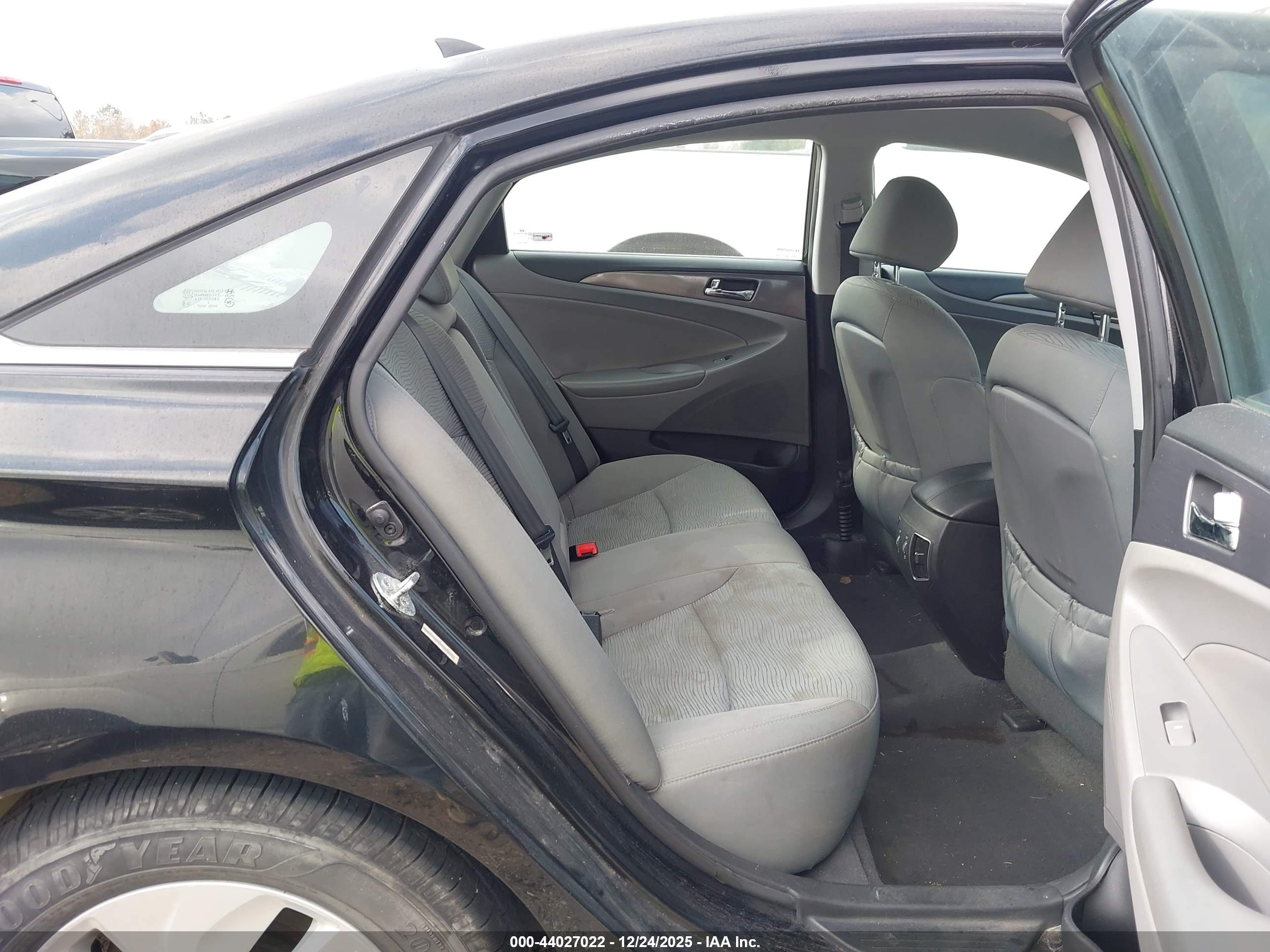 HYUNDAI SONATA image 8