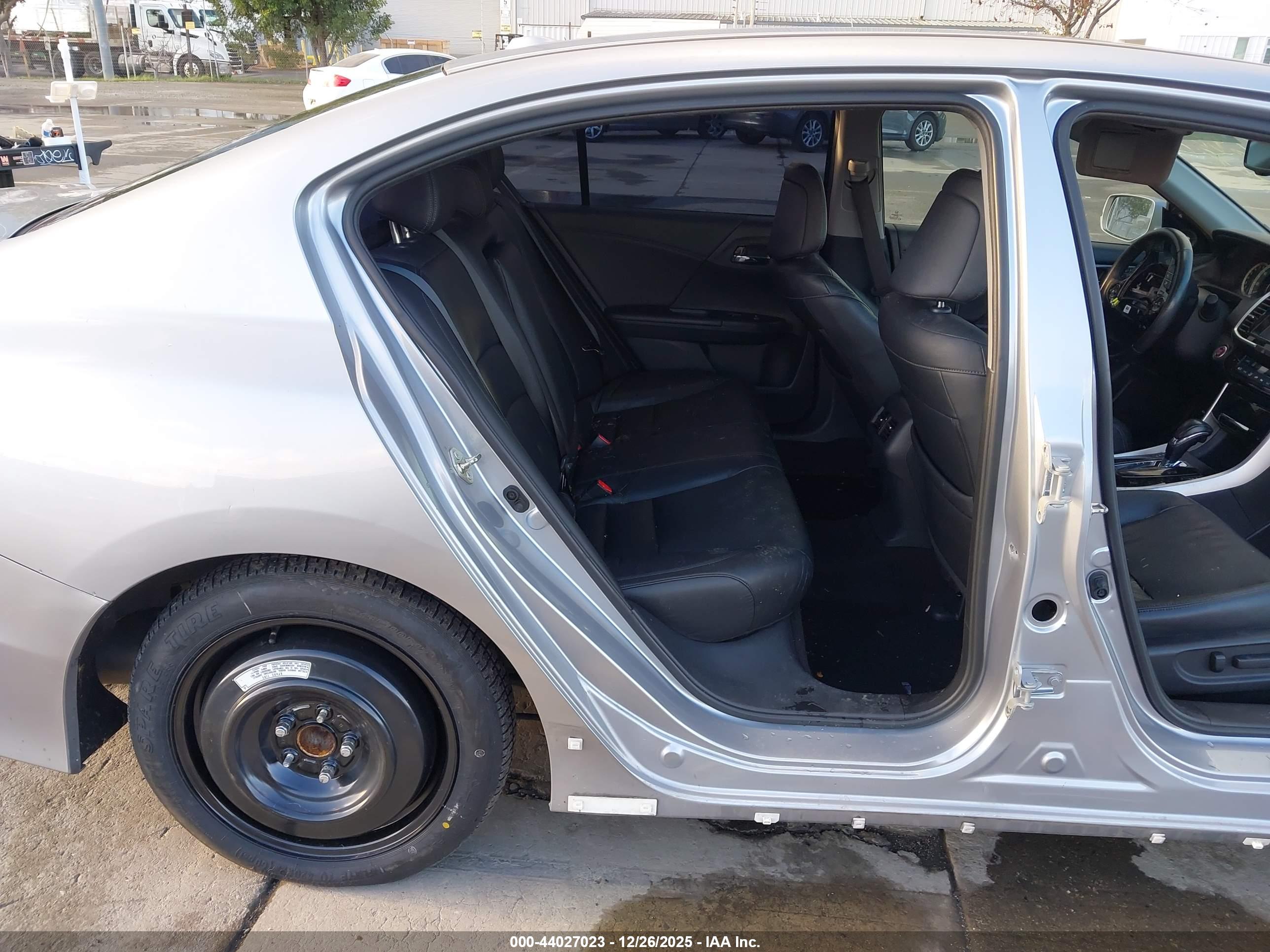 HONDA ACCORD image 8