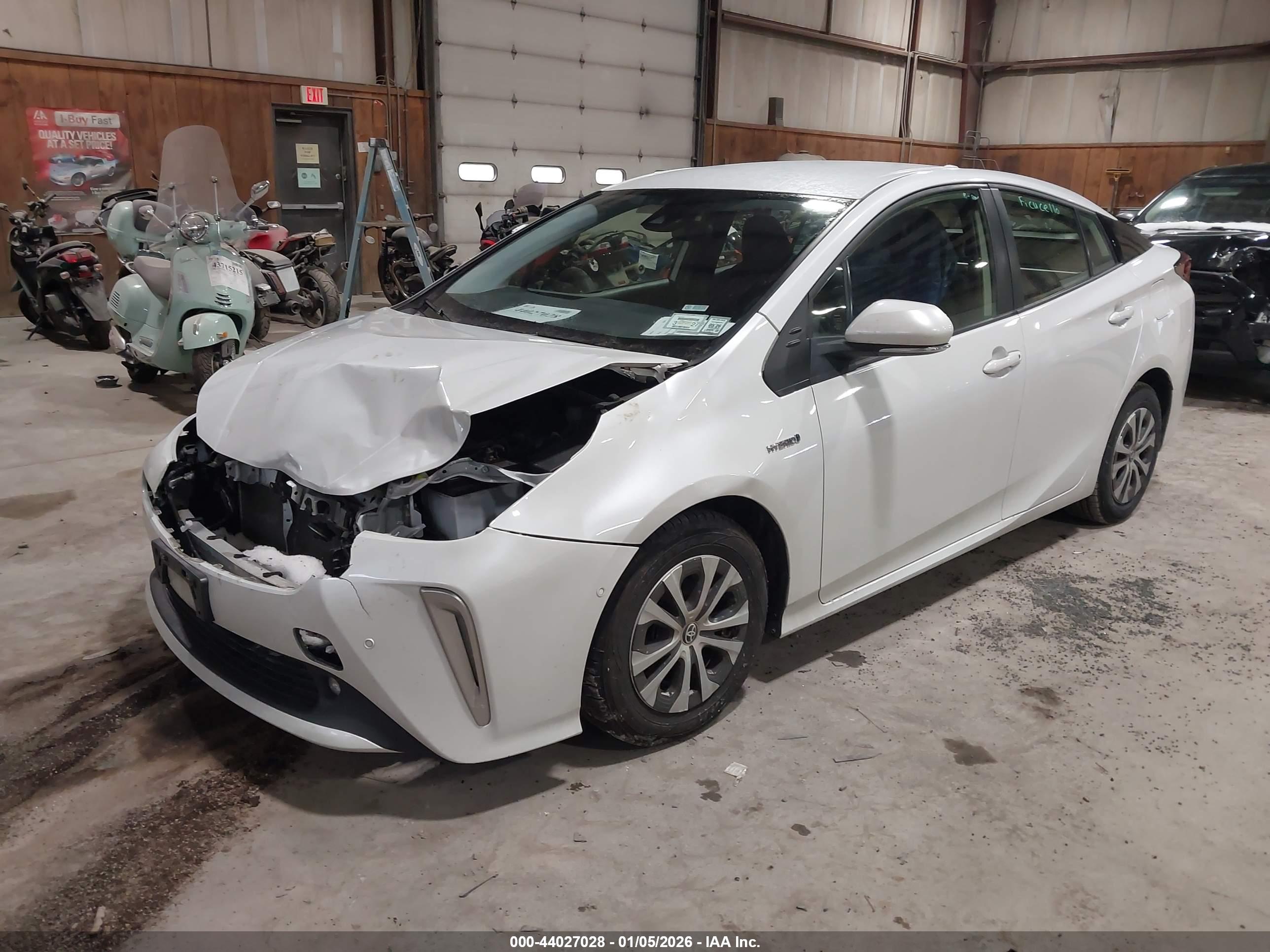 TOYOTA PRIUS image 2