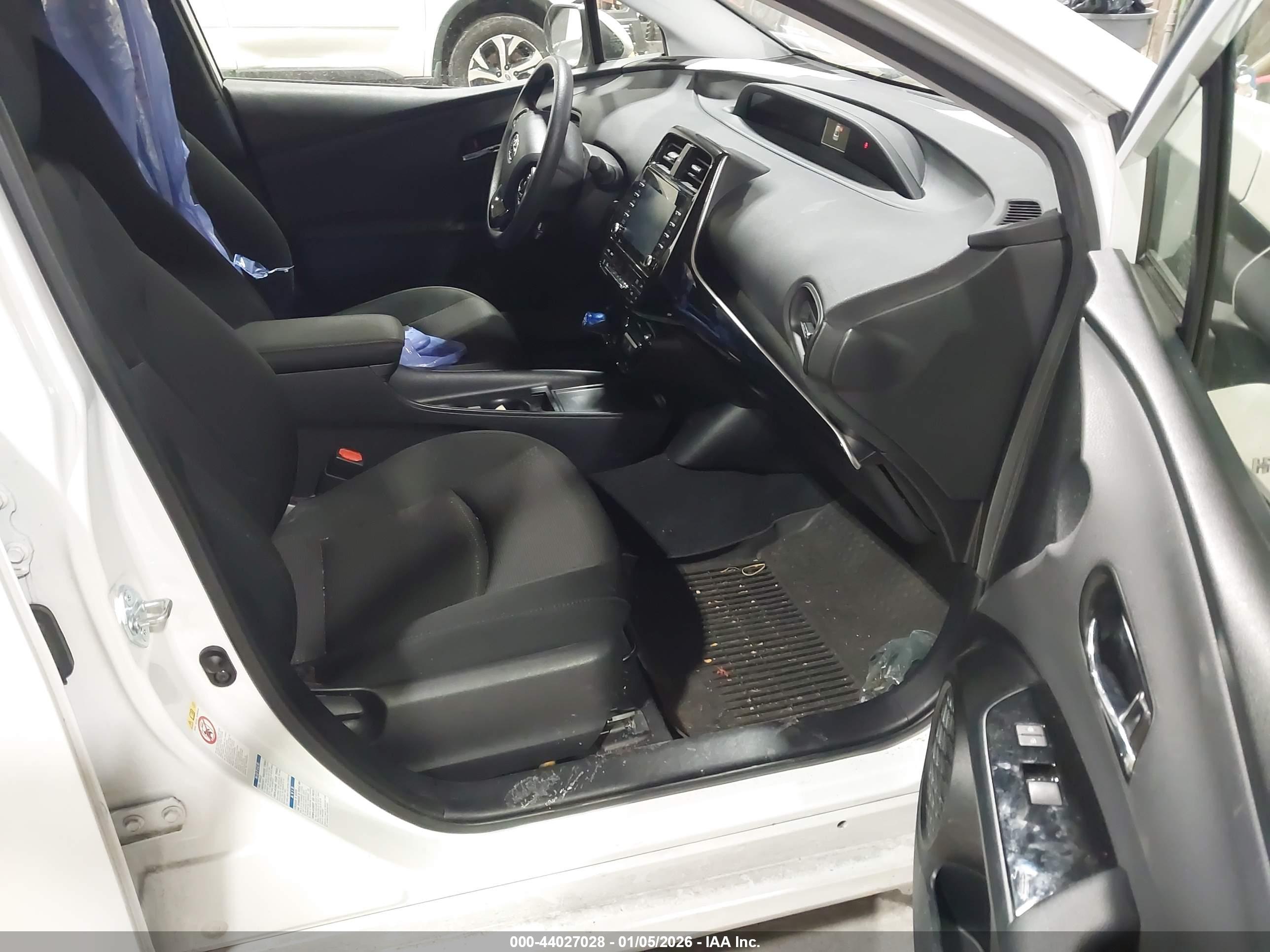 TOYOTA PRIUS image 5
