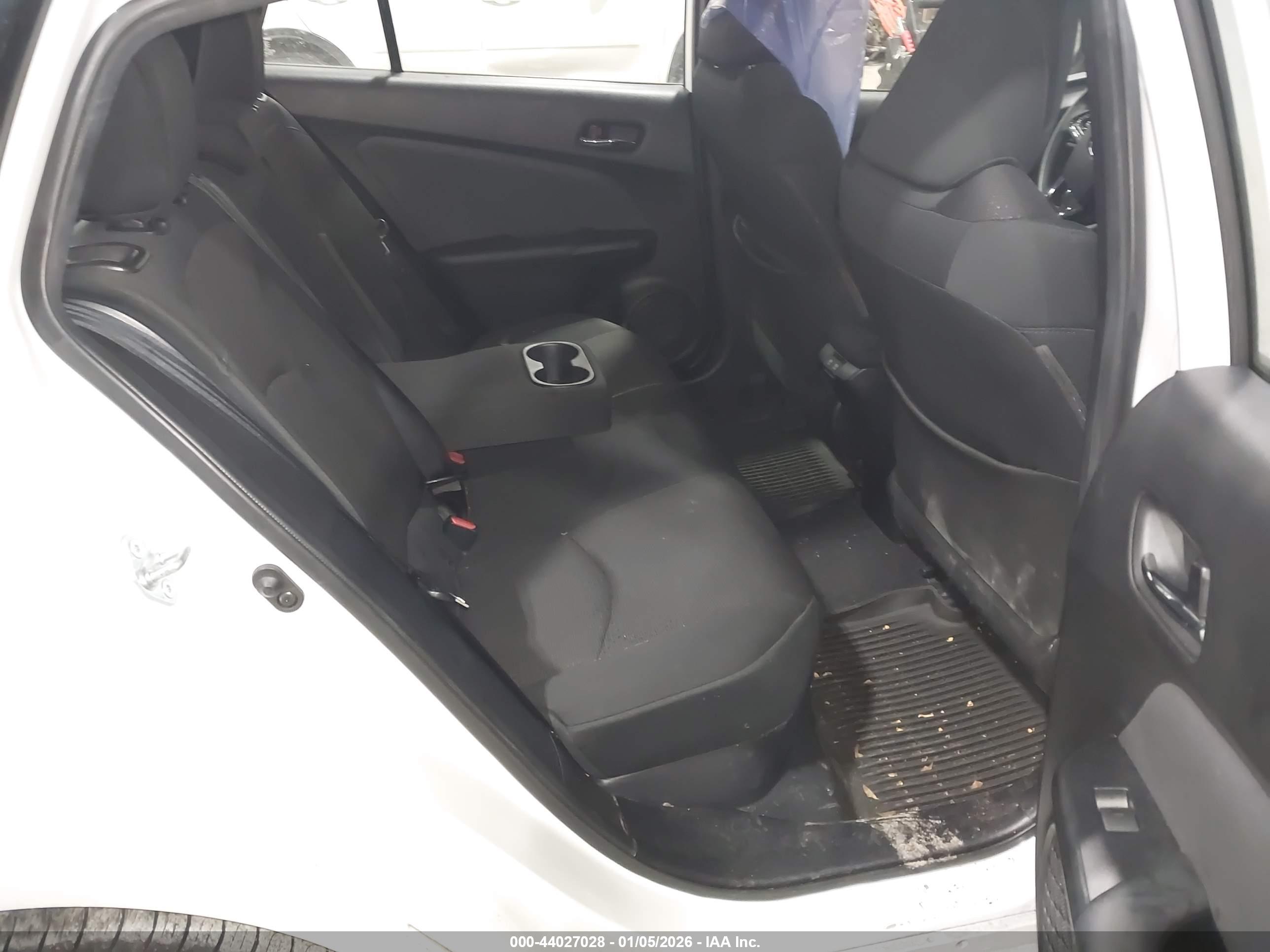 TOYOTA PRIUS image 8