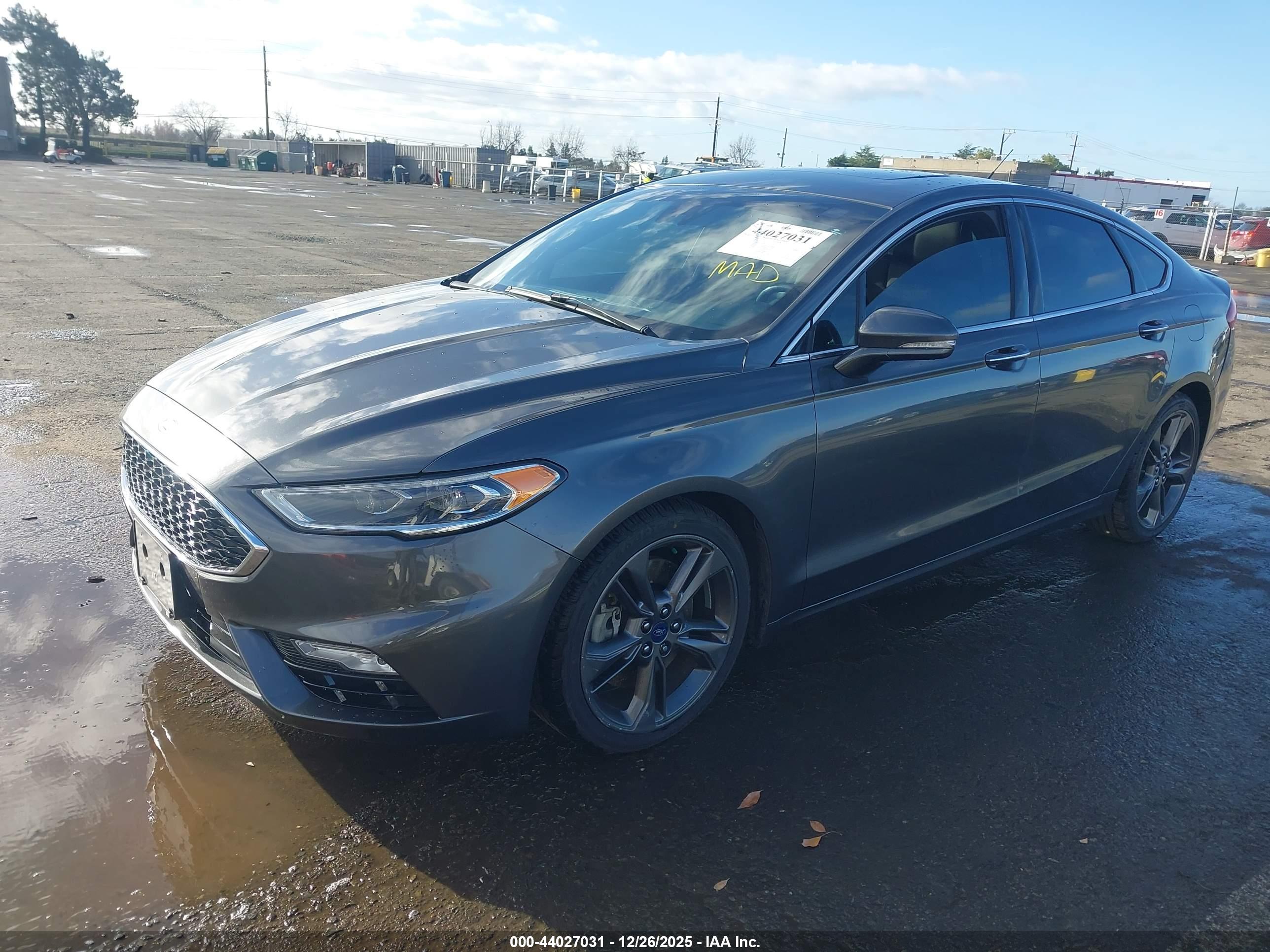 FORD FUSION image 2