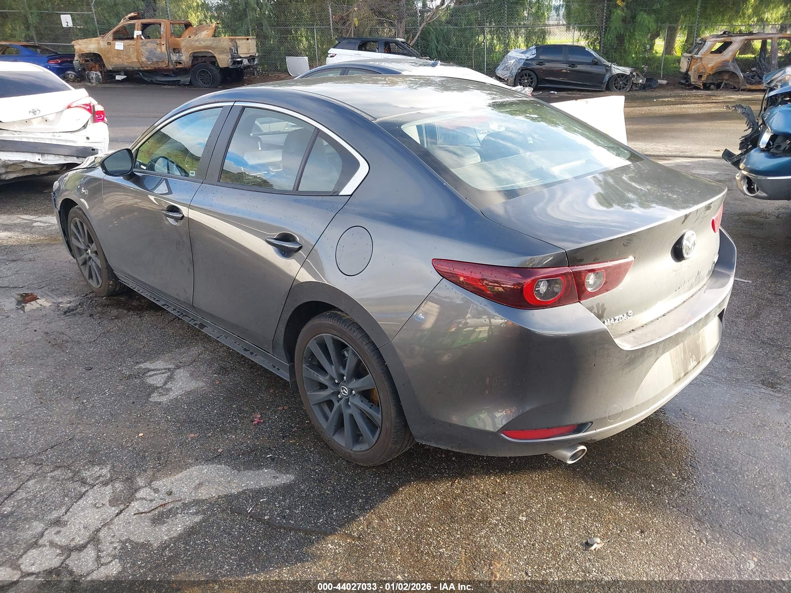 MAZDA MAZDA3 image 3