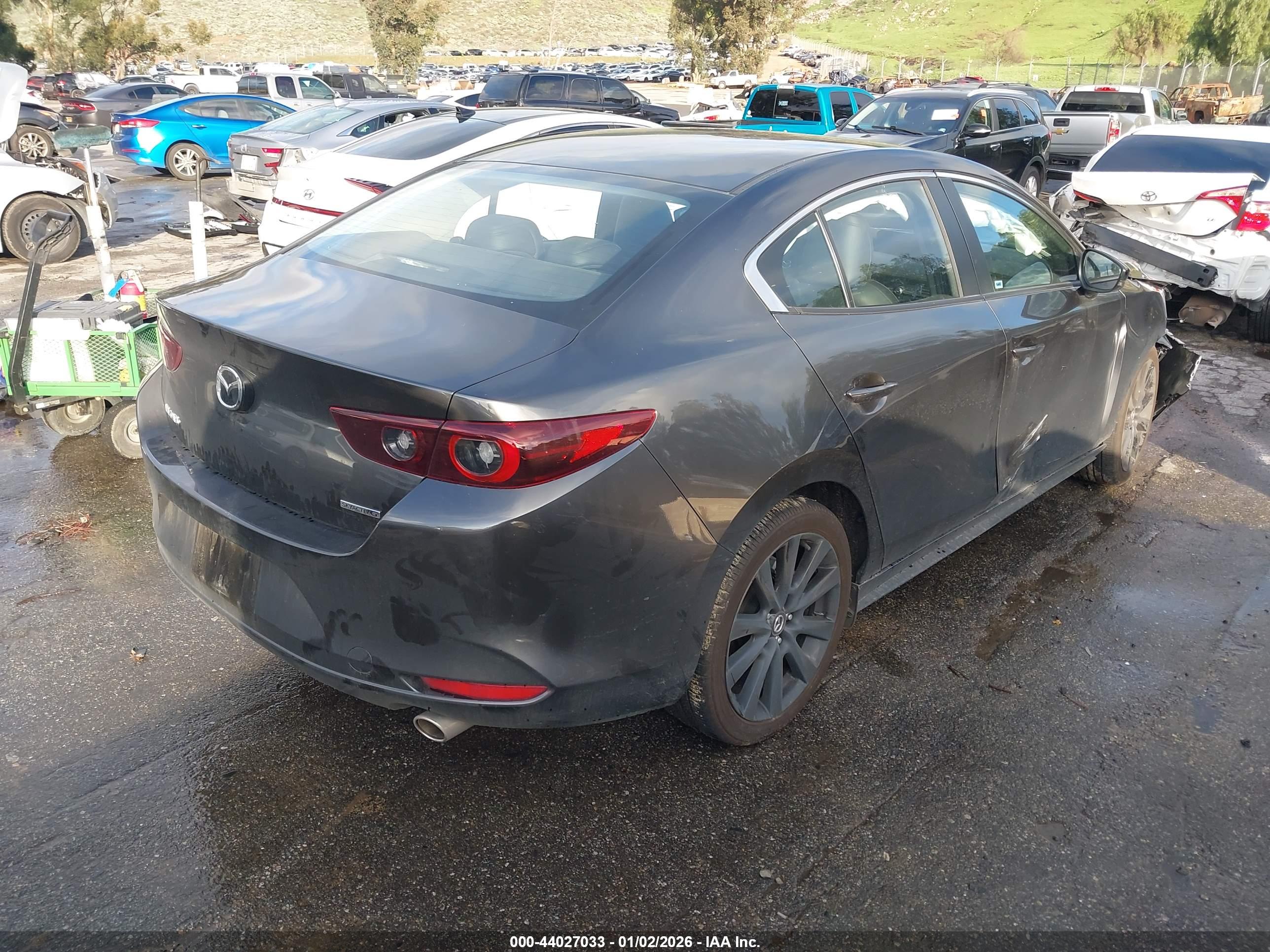 MAZDA MAZDA3 image 4