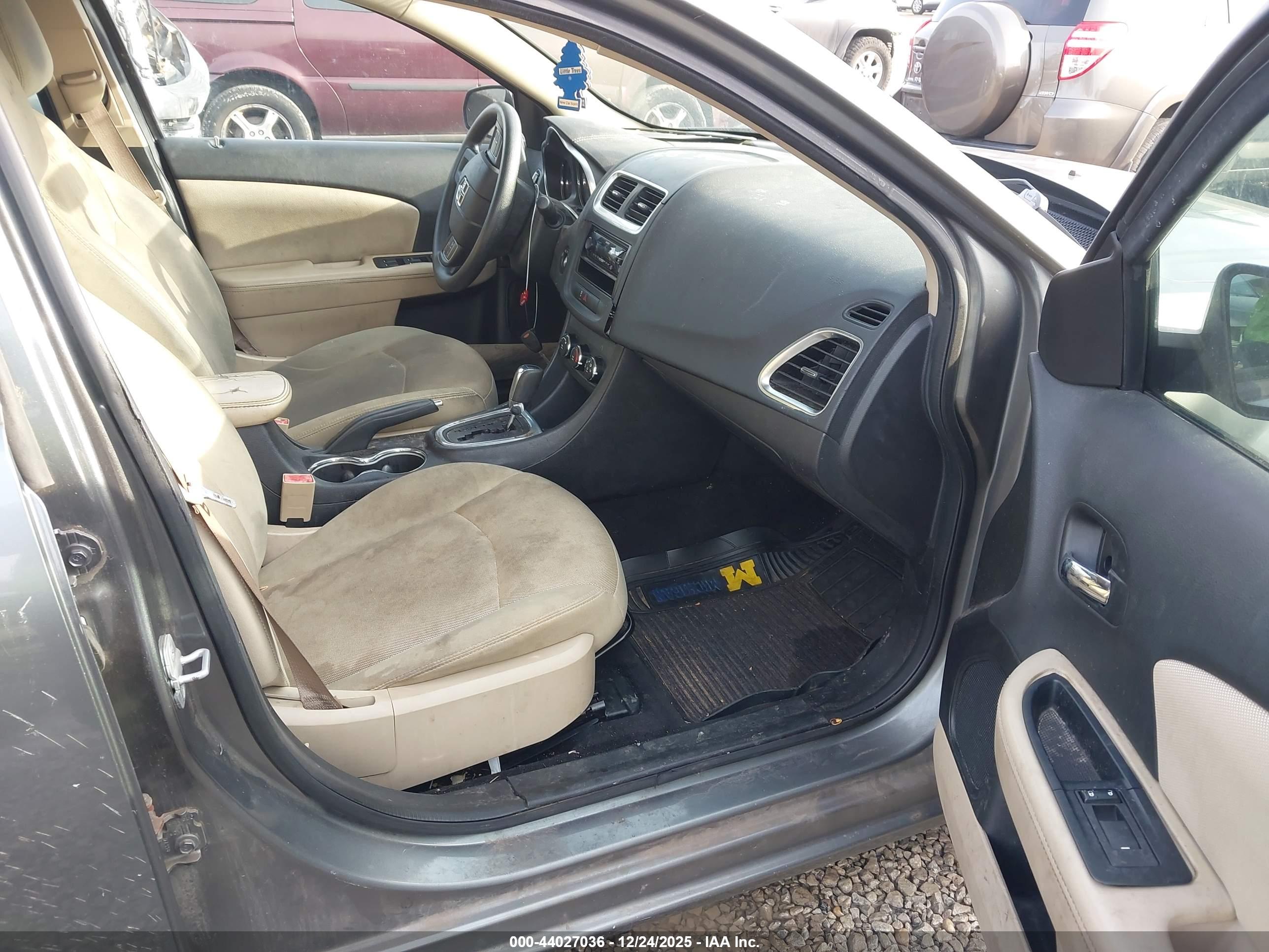 DODGE AVENGER image 5
