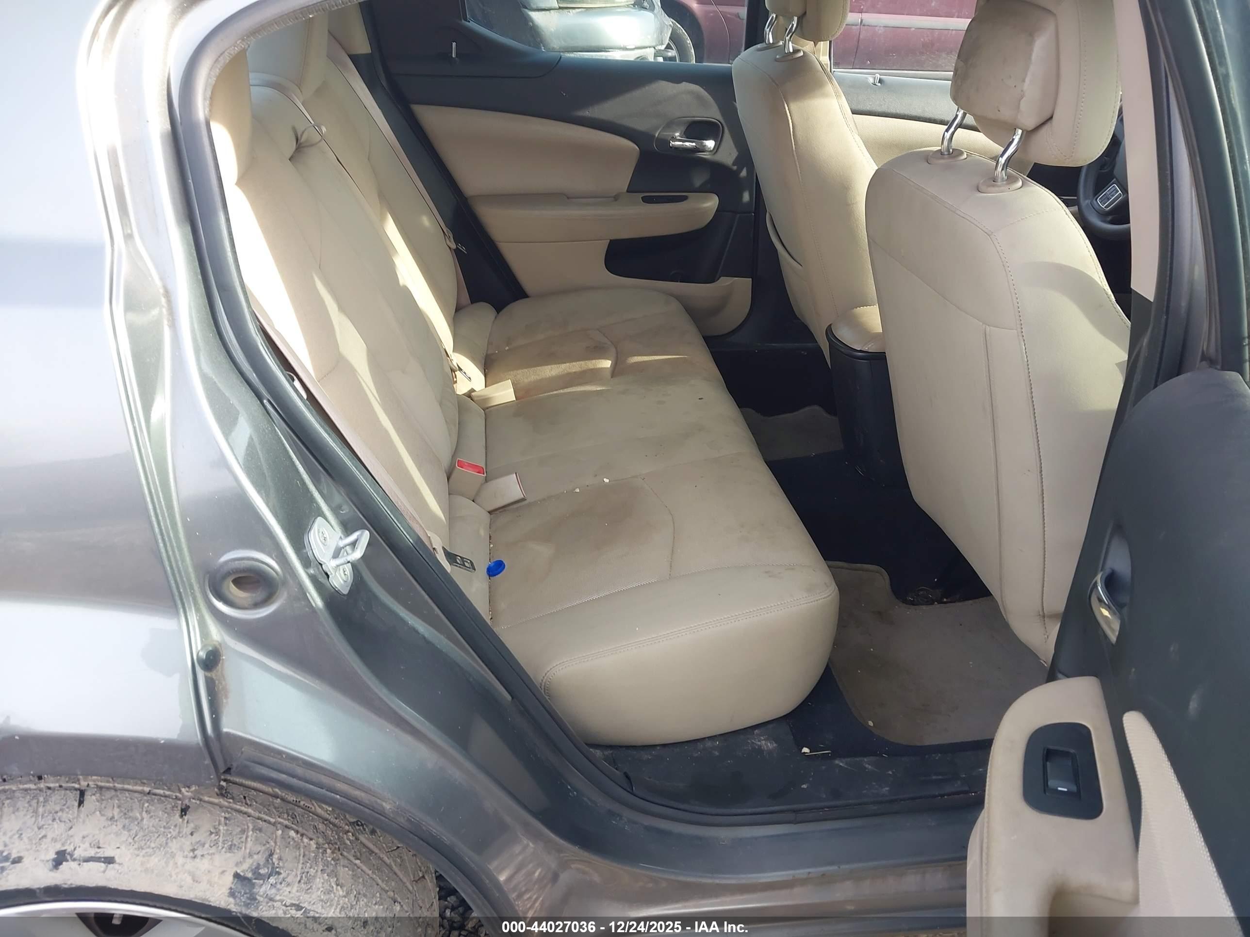 DODGE AVENGER image 8
