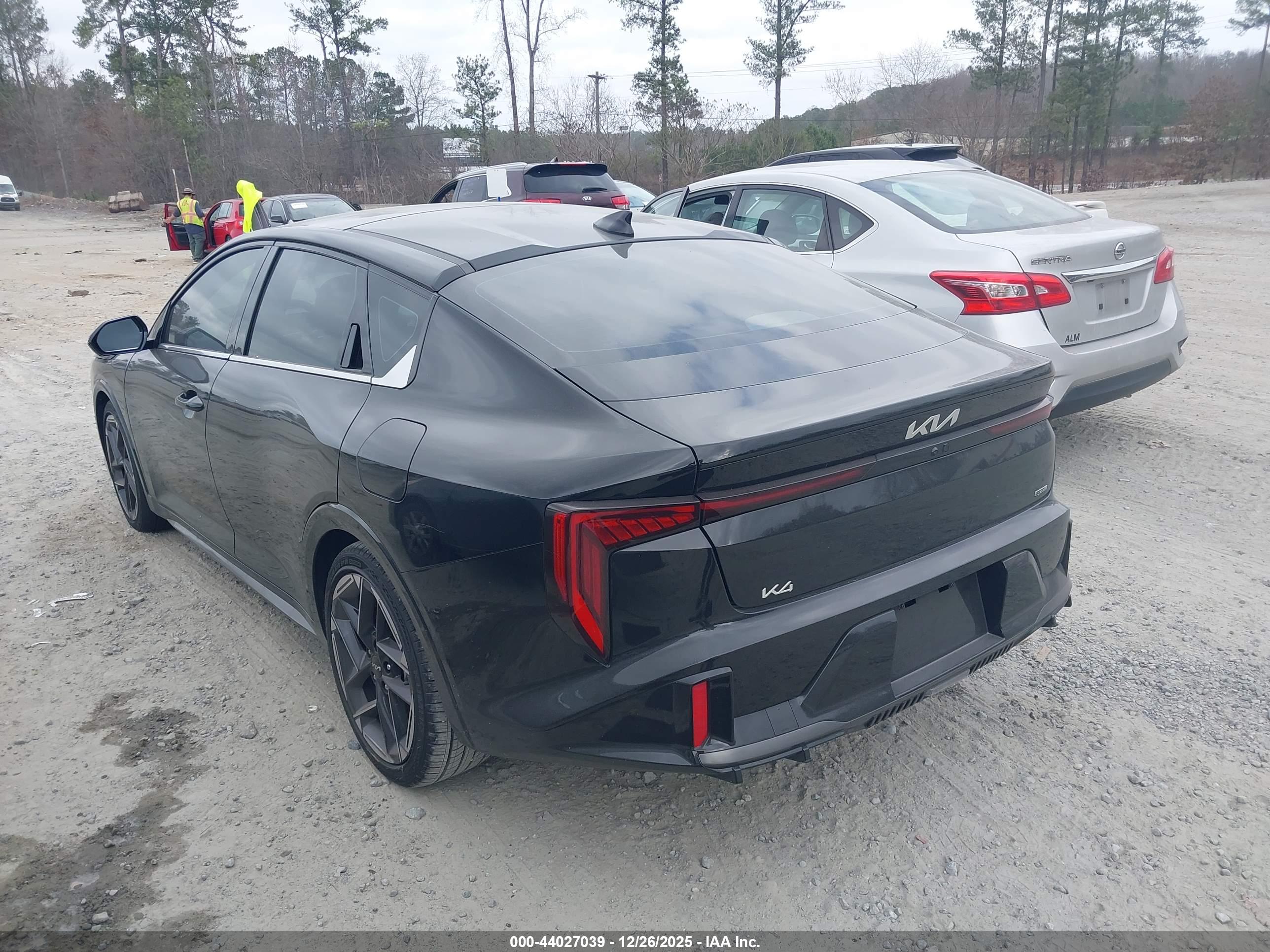 KIA K4 image 3