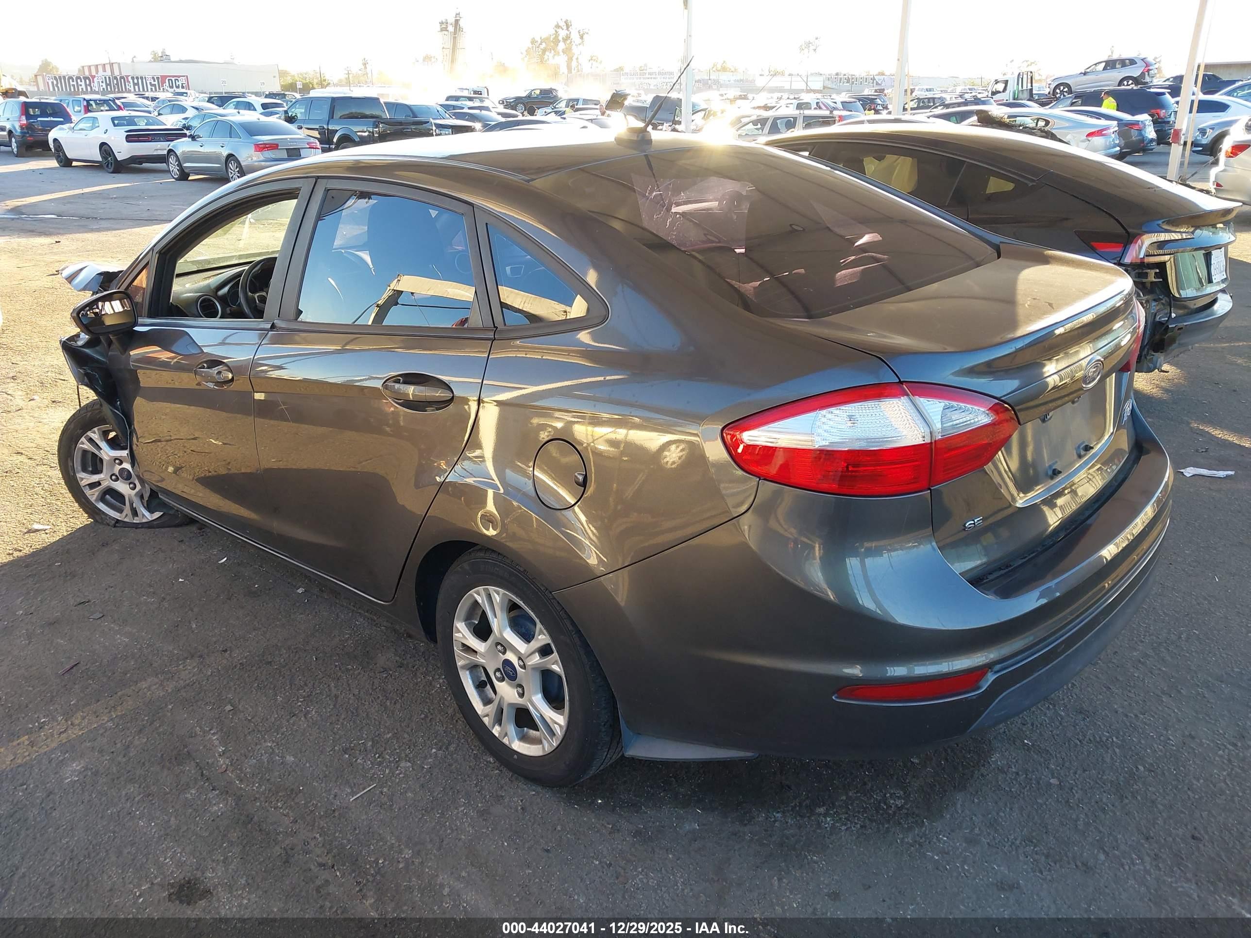 FORD FIESTA image 3