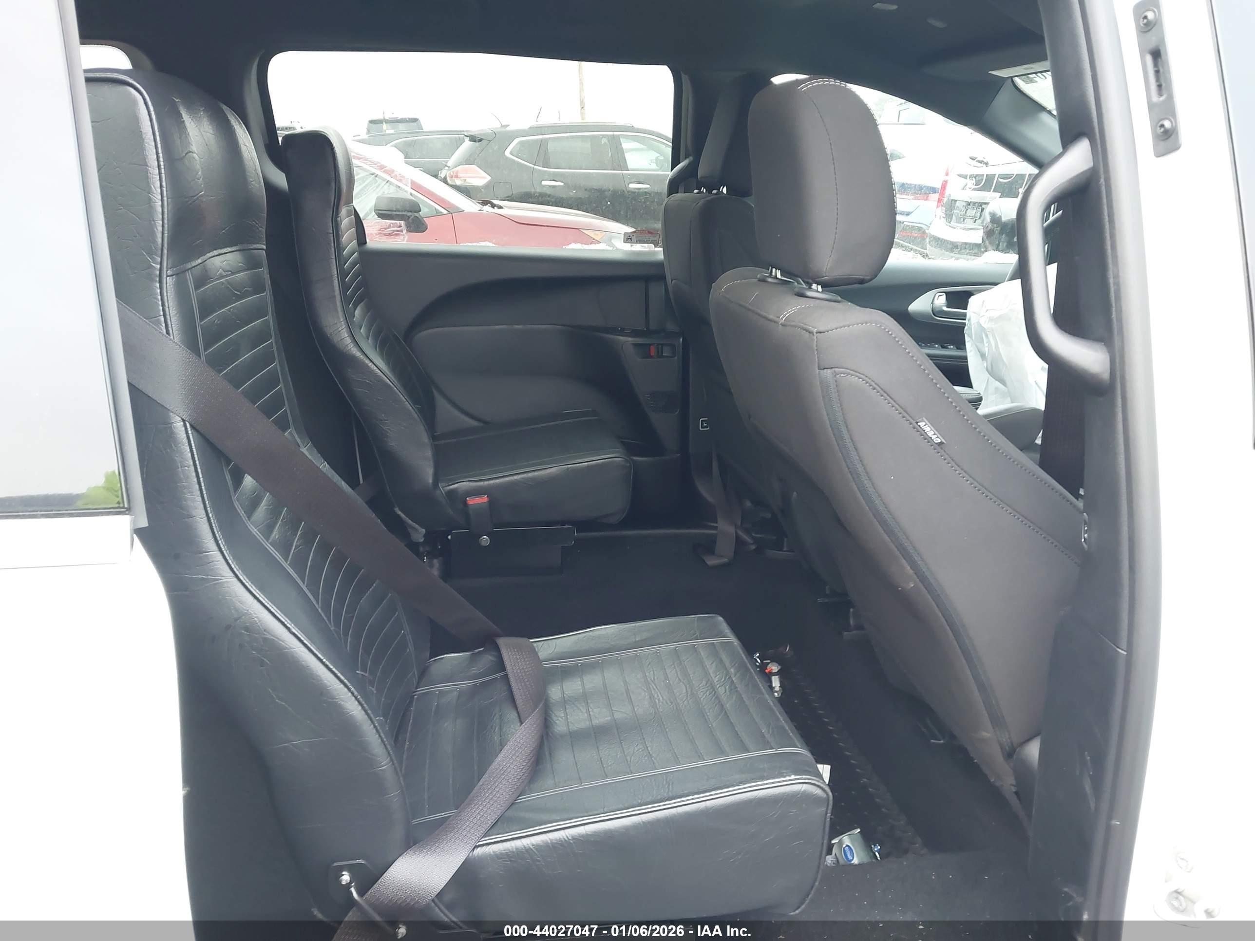 CHRYSLER PACIFICA image 8