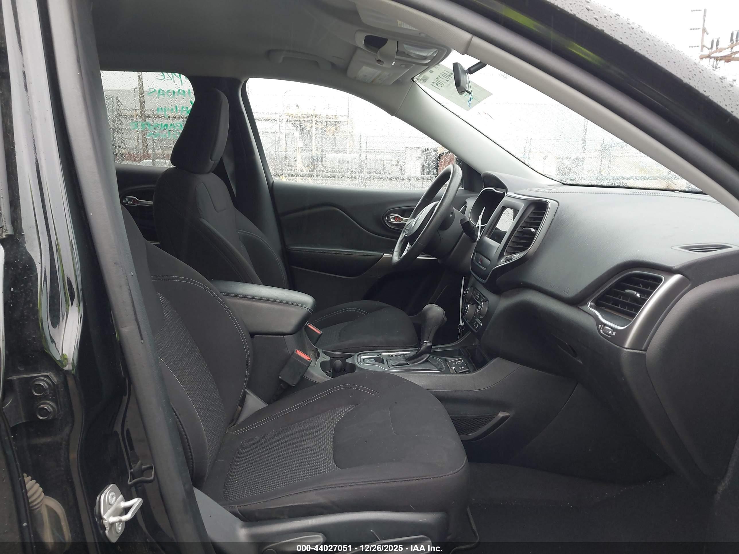 JEEP CHEROKEE image 5