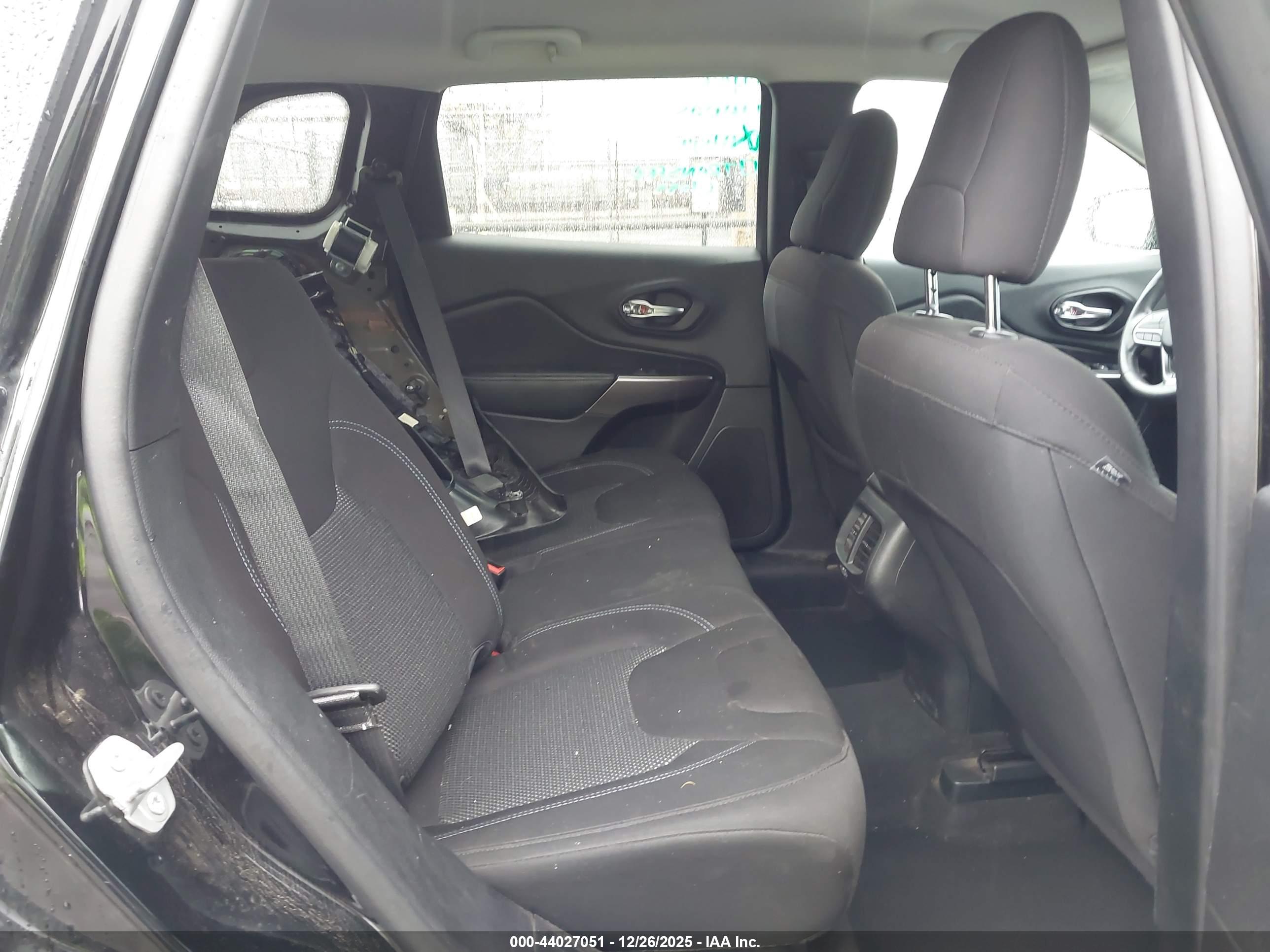 JEEP CHEROKEE image 8