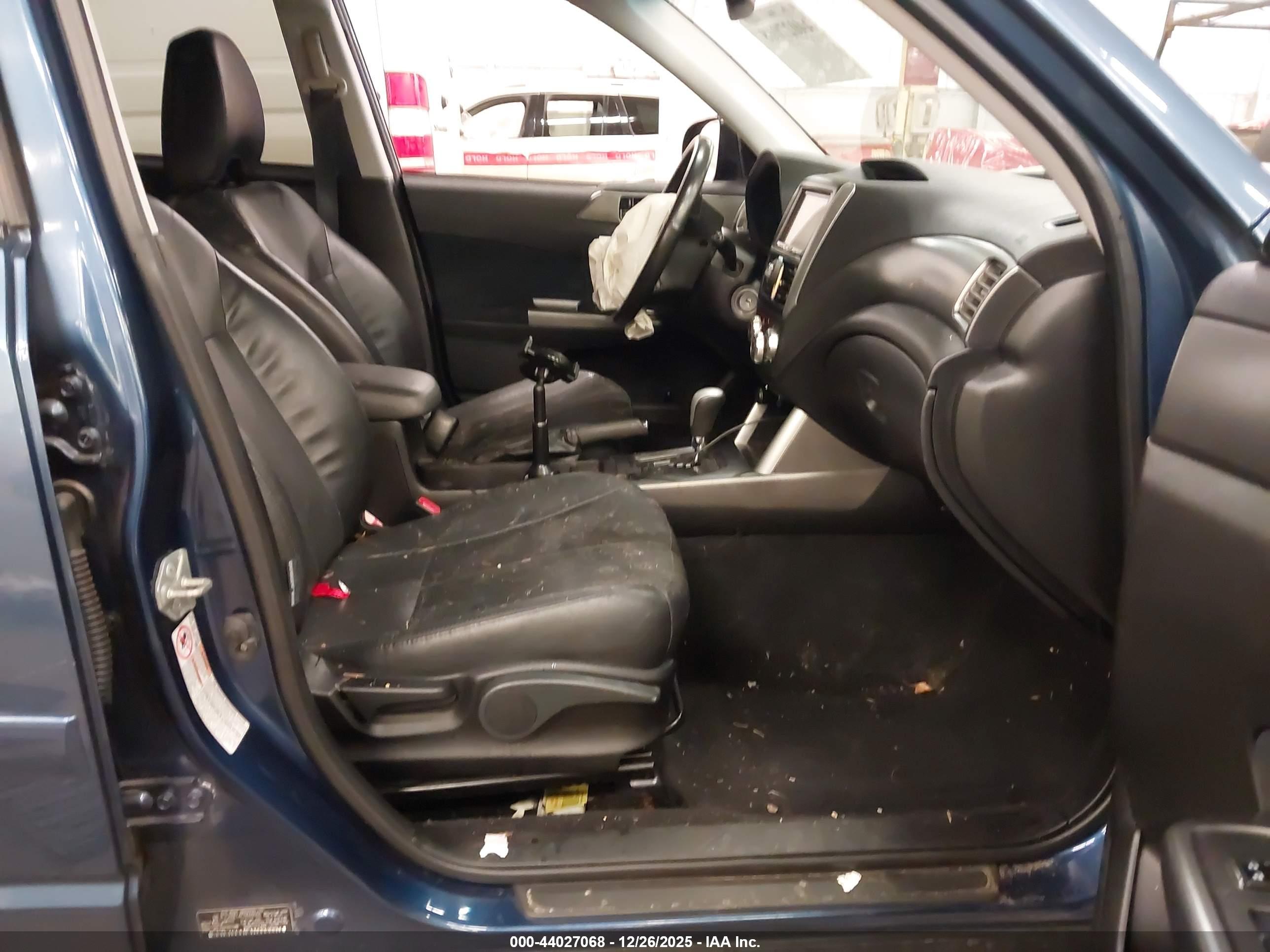 SUBARU FORESTER image 5