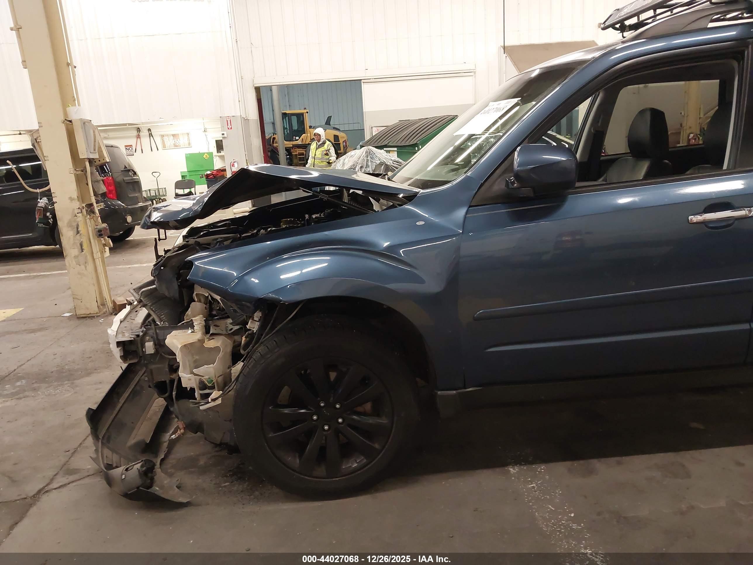 SUBARU FORESTER image 6
