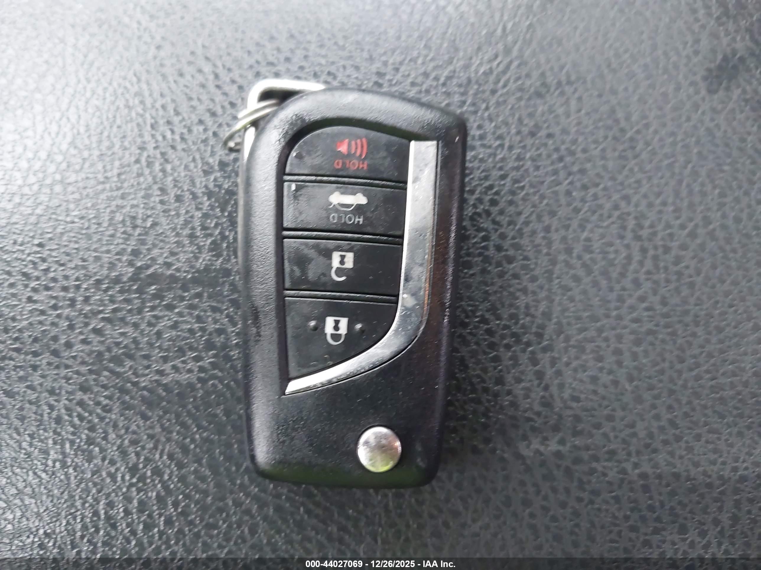 TOYOTA CAMRY image 11