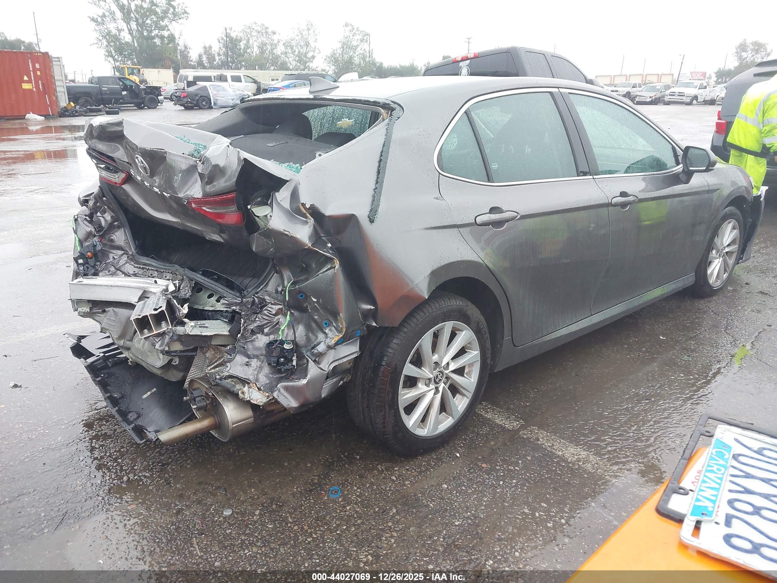 TOYOTA CAMRY image 4