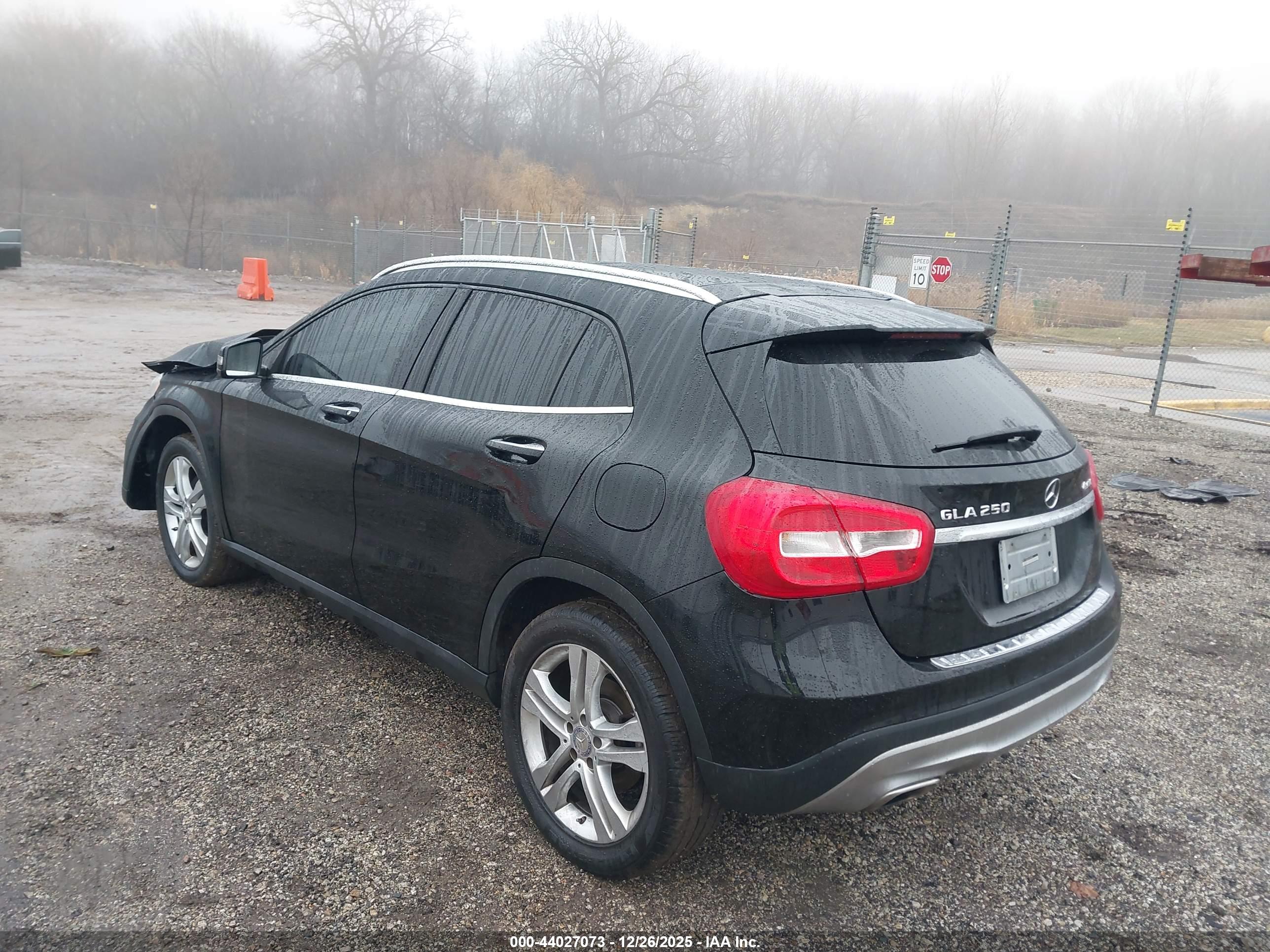 MERCEDES-BENZ GLA image 3
