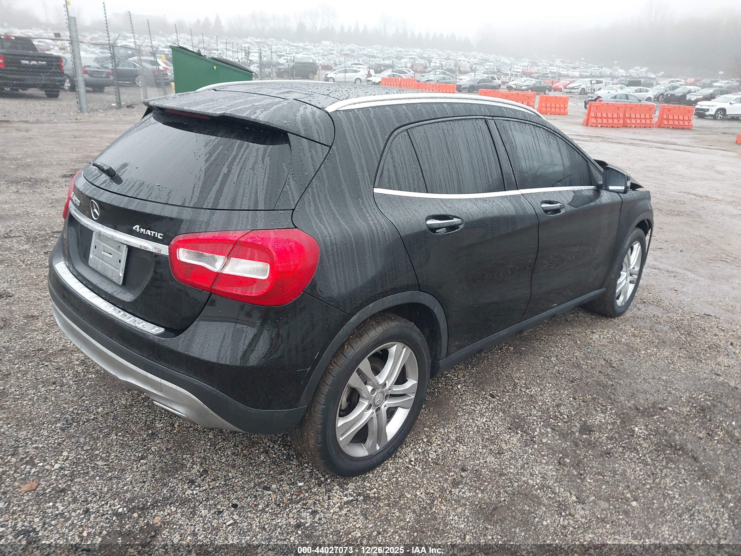 MERCEDES-BENZ GLA image 4