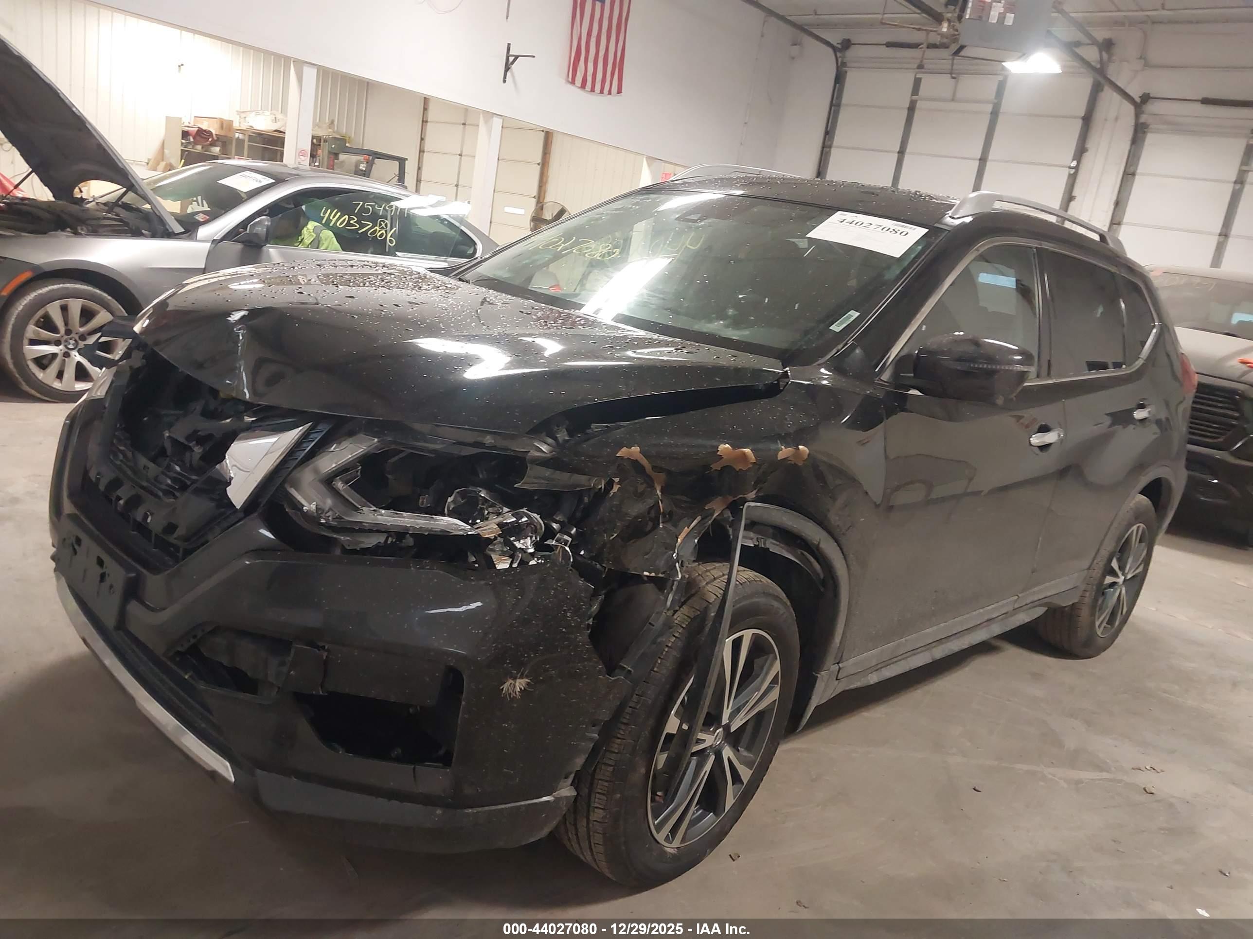 NISSAN ROGUE image 2