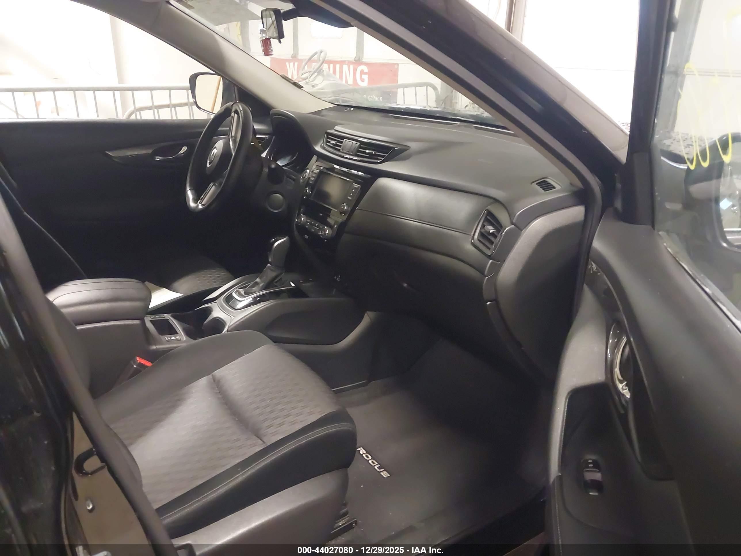 NISSAN ROGUE image 5