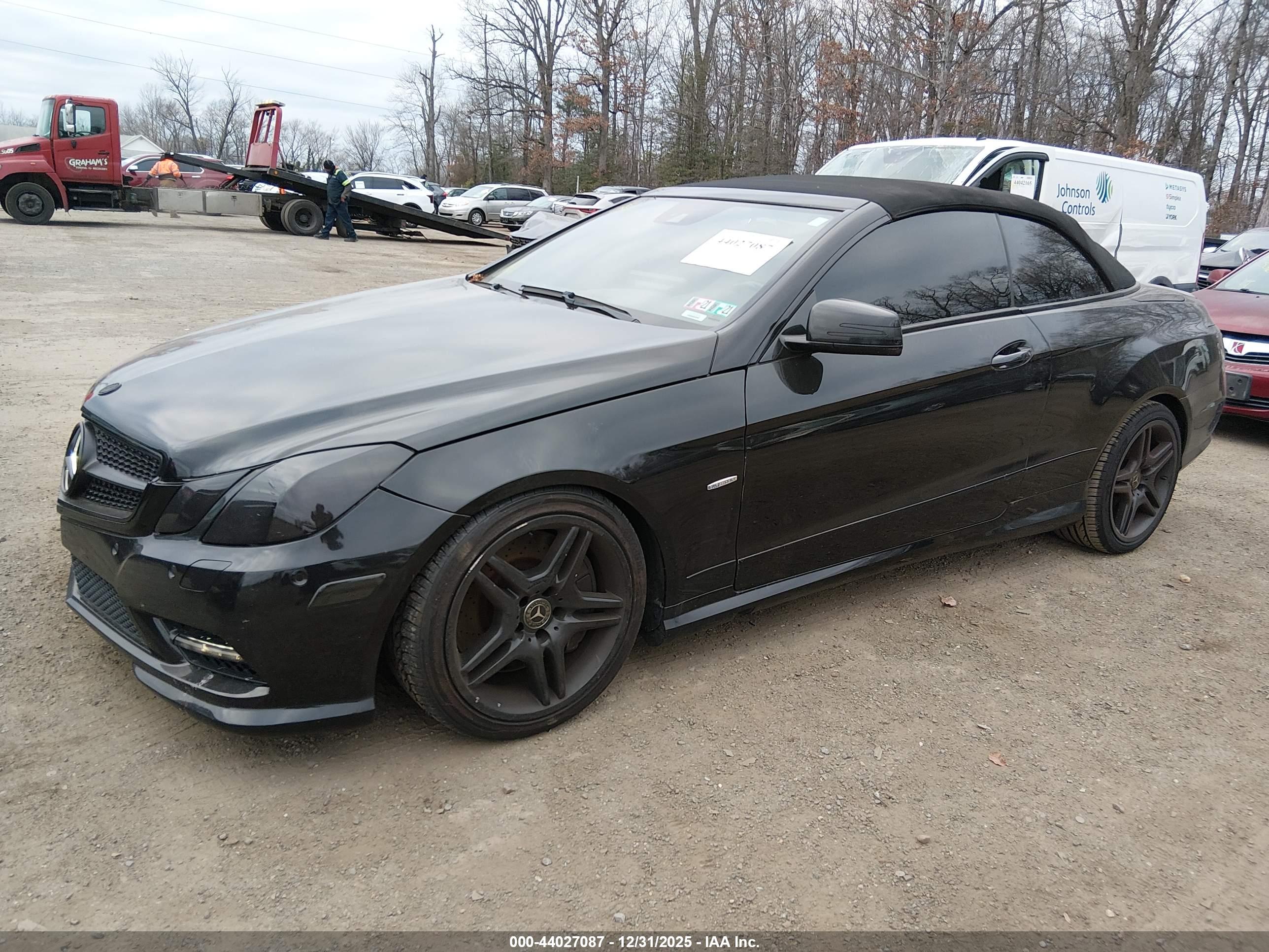 MERCEDES-BENZ E image 2