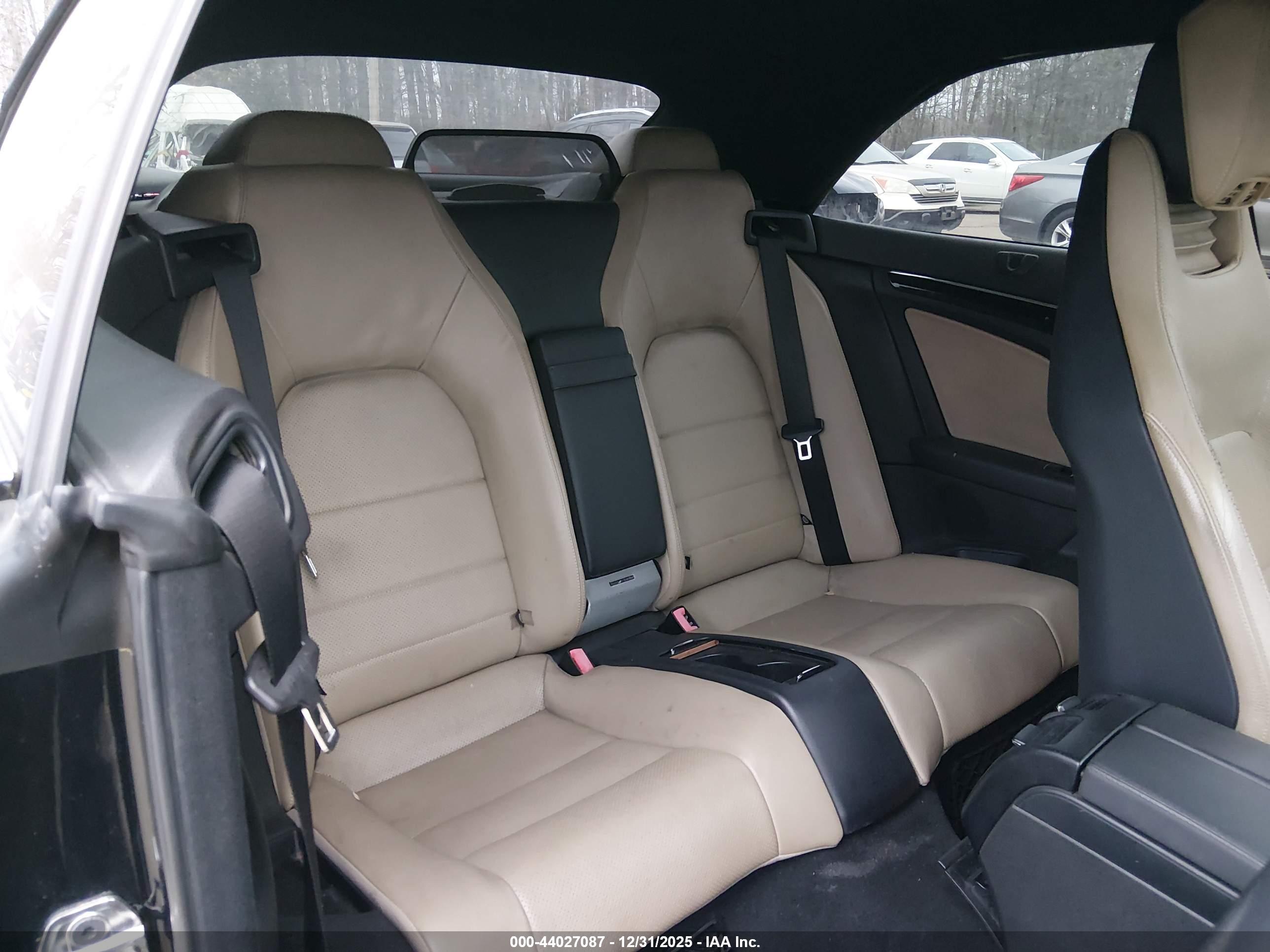 MERCEDES-BENZ E image 8