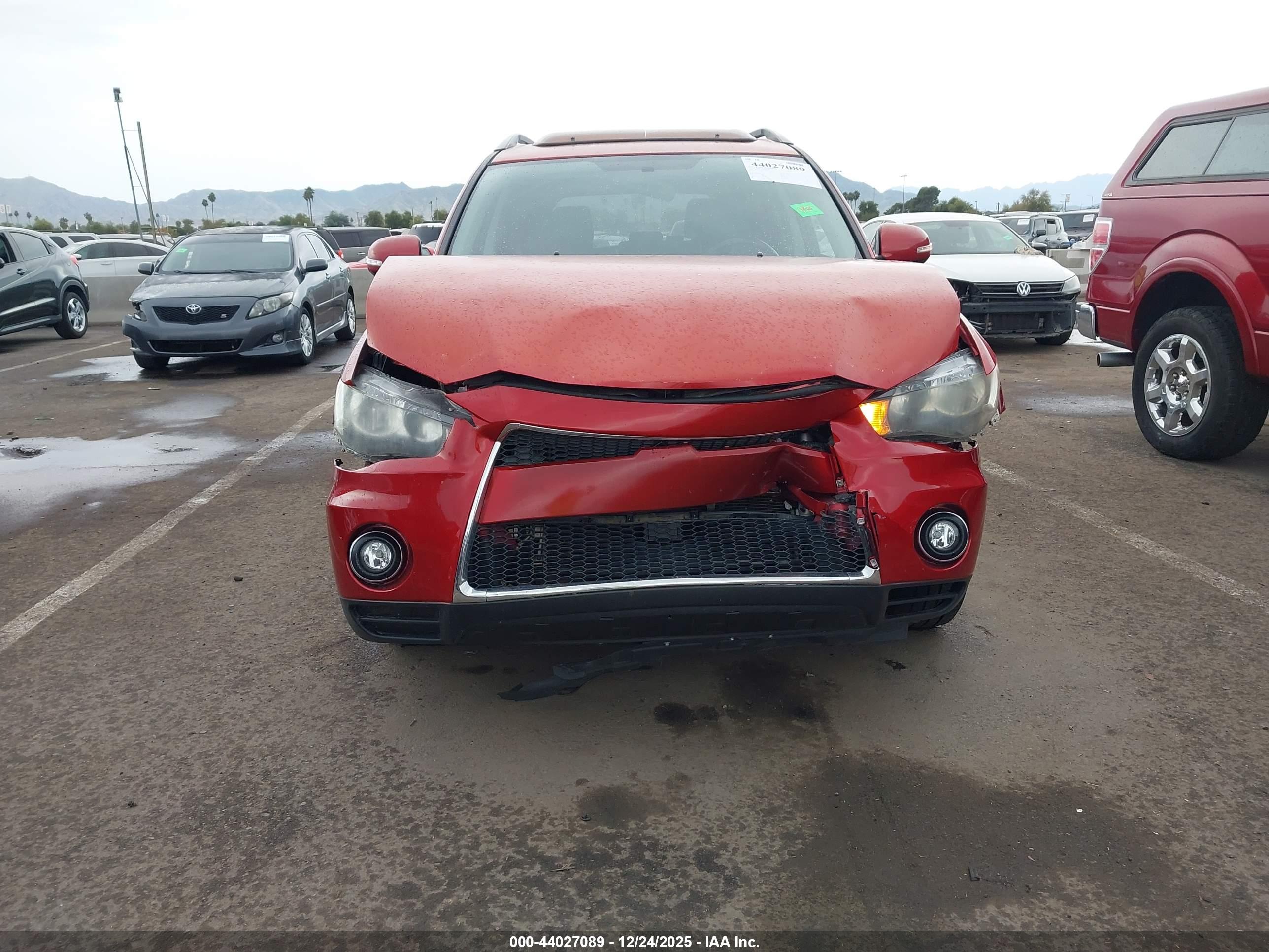 MITSUBISHI OUTLANDER image 6