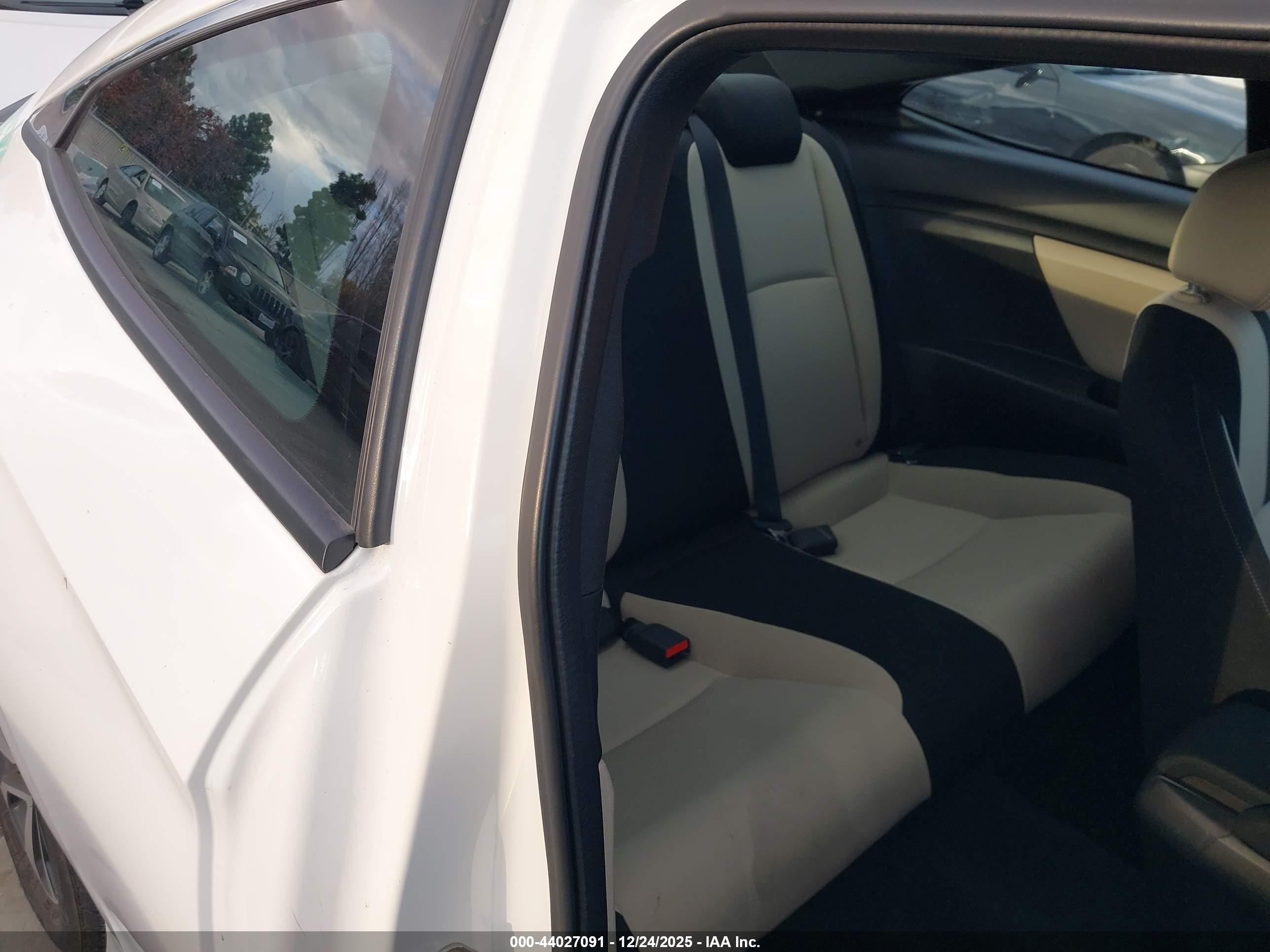 HONDA CIVIC image 8
