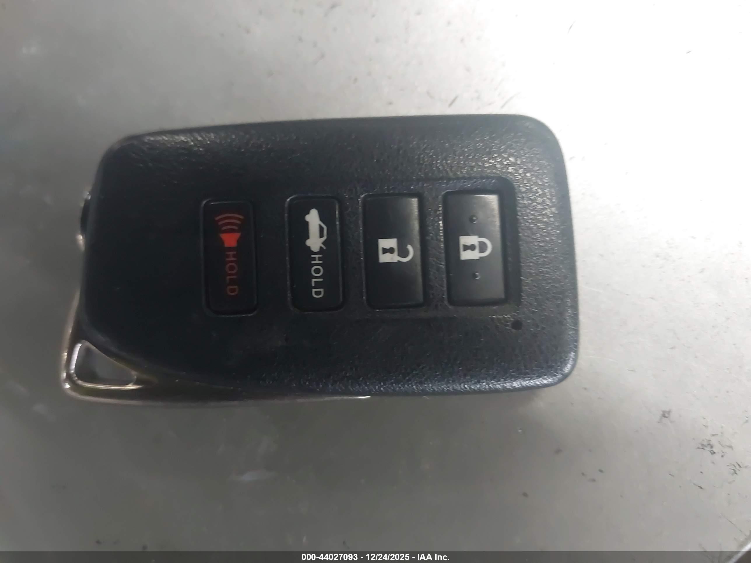 LEXUS ES image 11