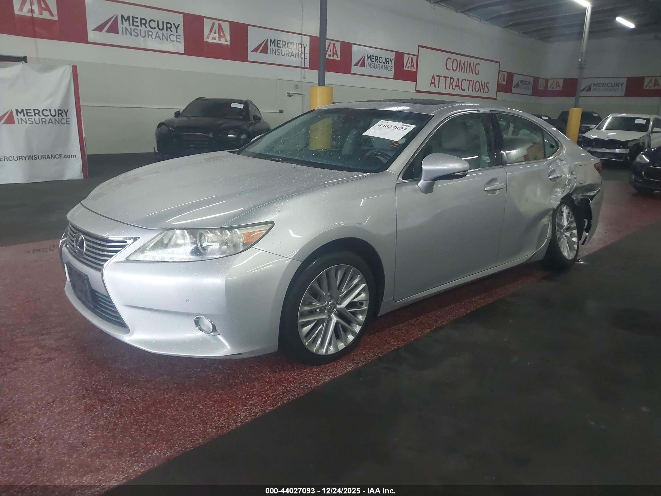 LEXUS ES image 2
