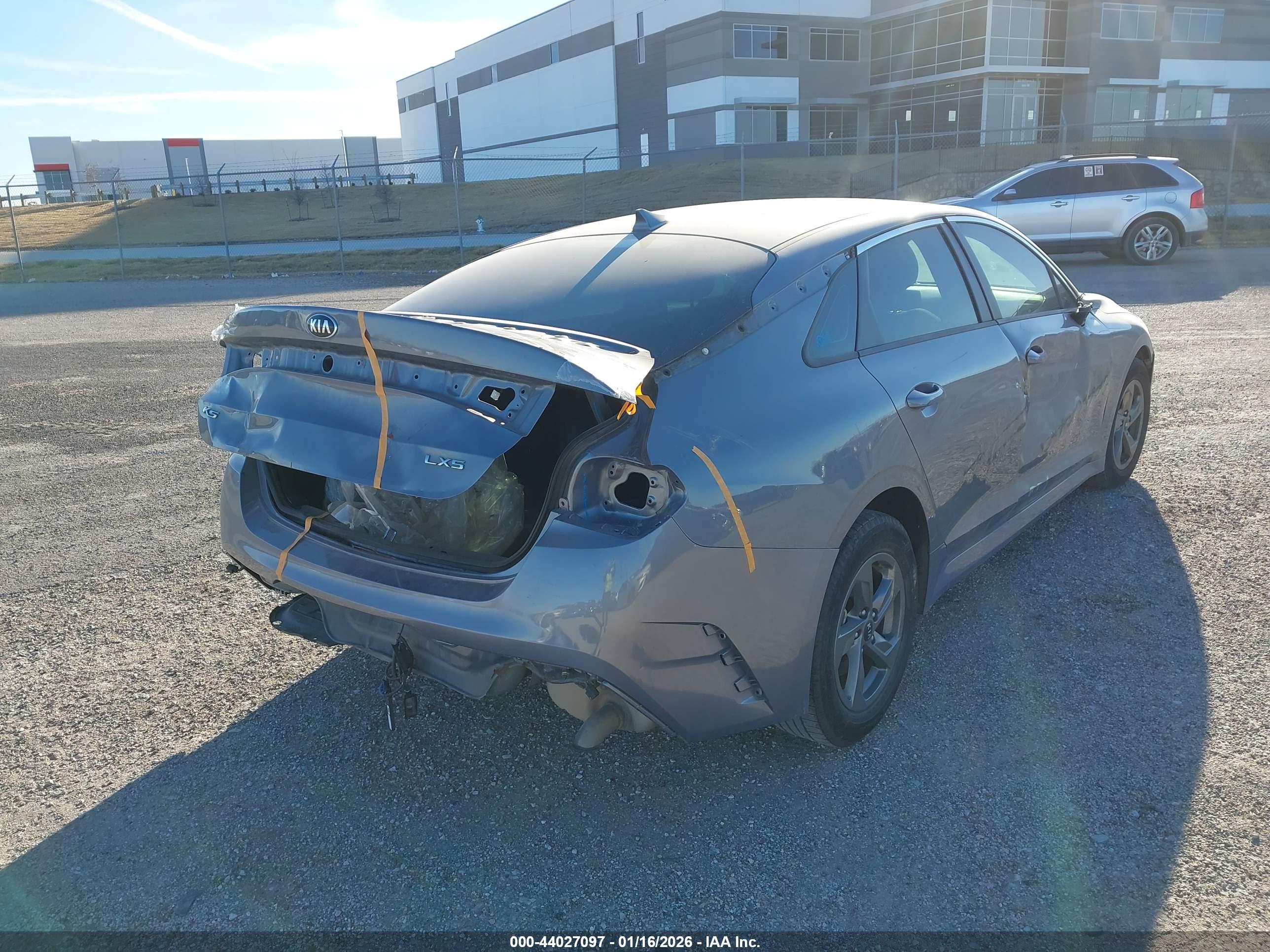 KIA K5 image 4