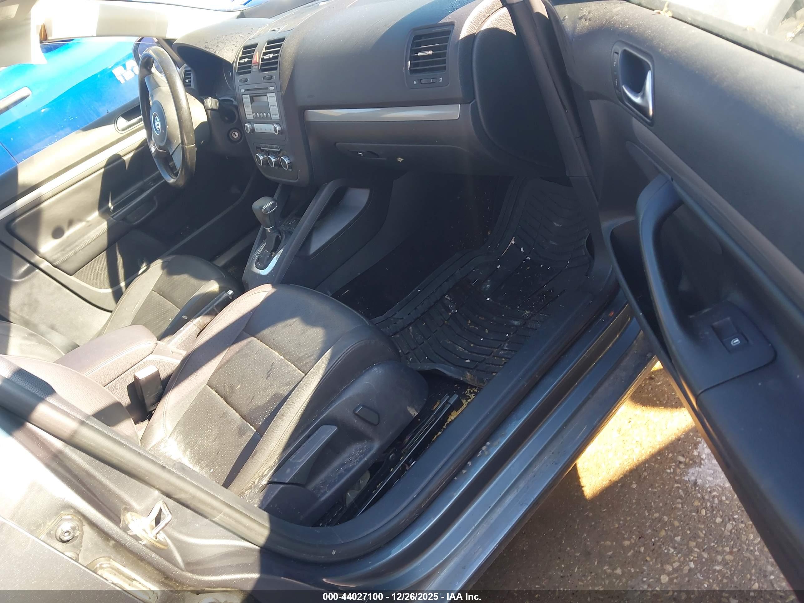 VOLKSWAGEN JETTA image 5