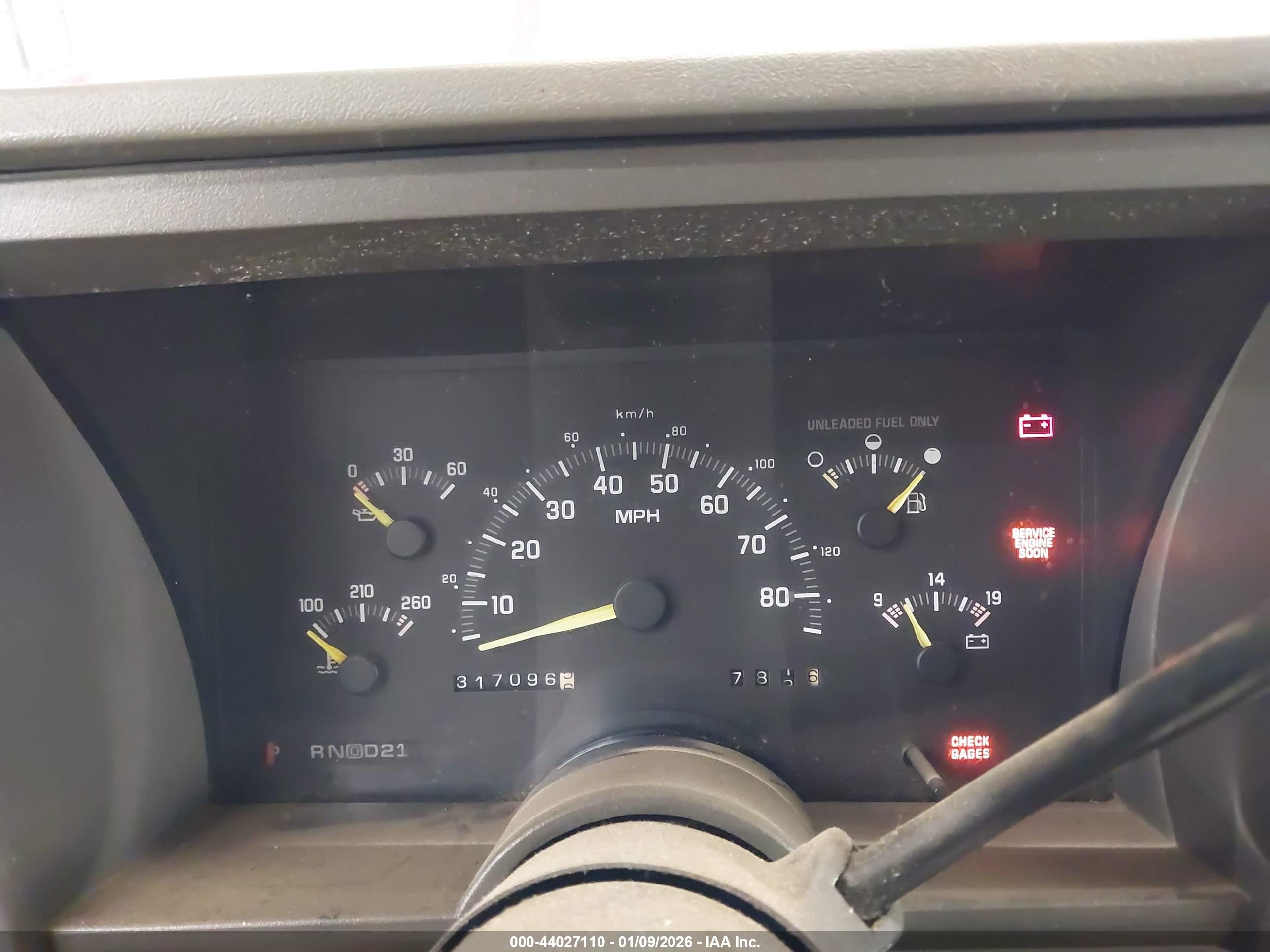 CHEVROLET GMT-400 image 7