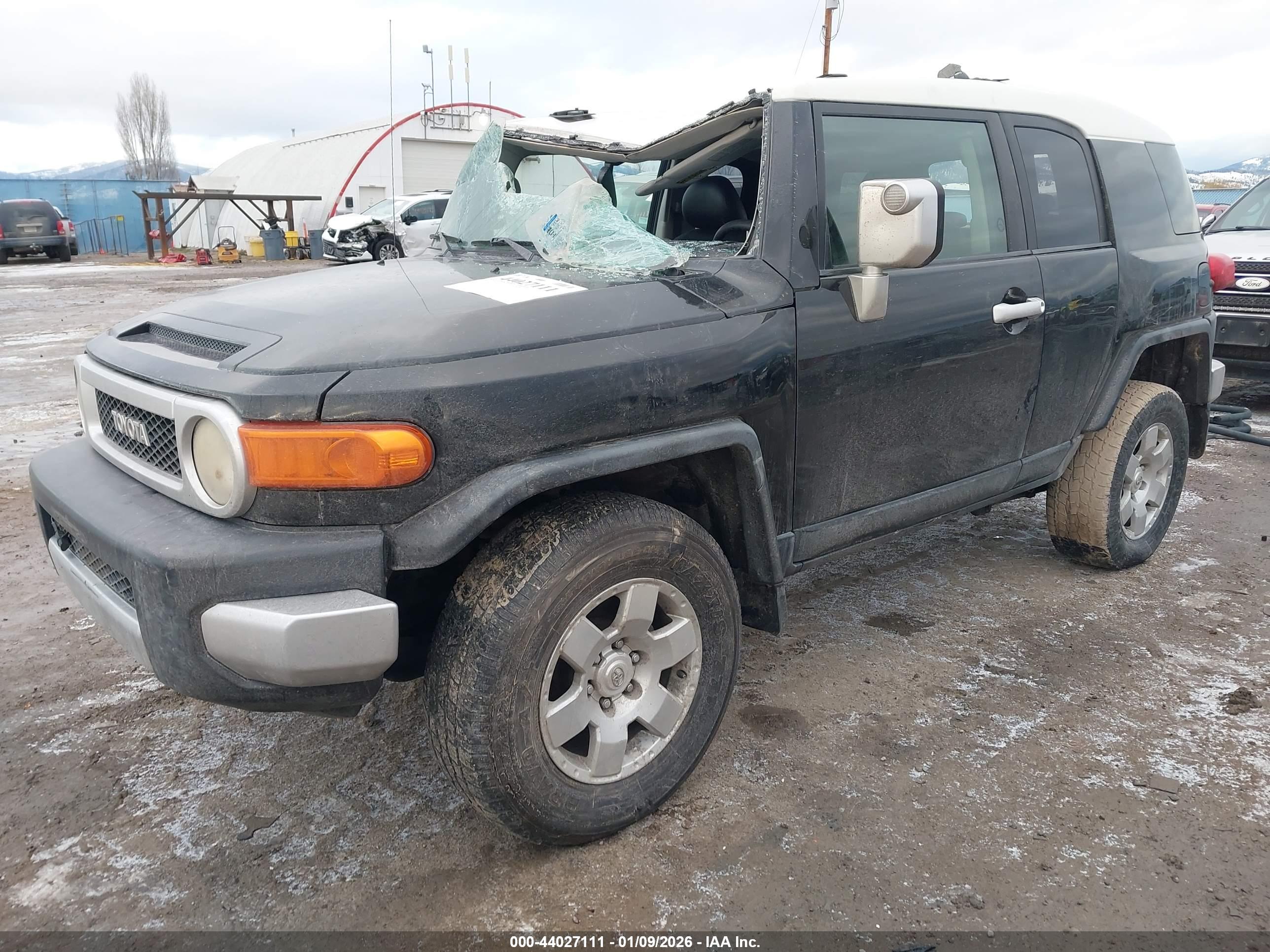 TOYOTA FJ image 2