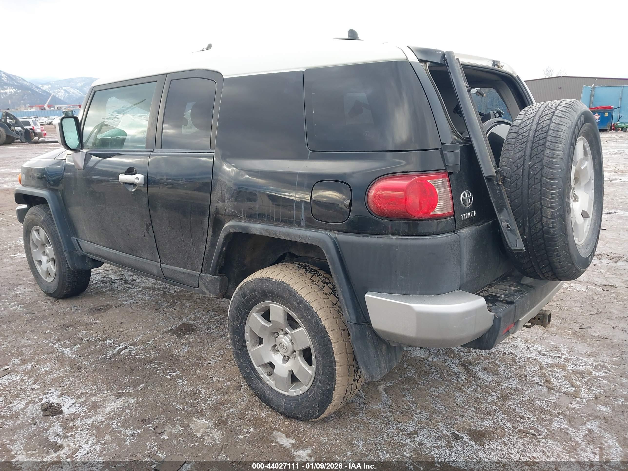 TOYOTA FJ image 3