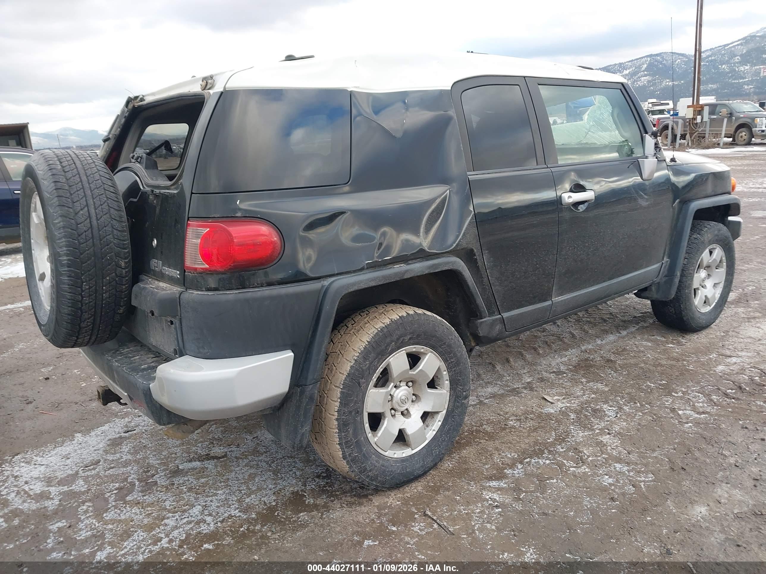 TOYOTA FJ image 4