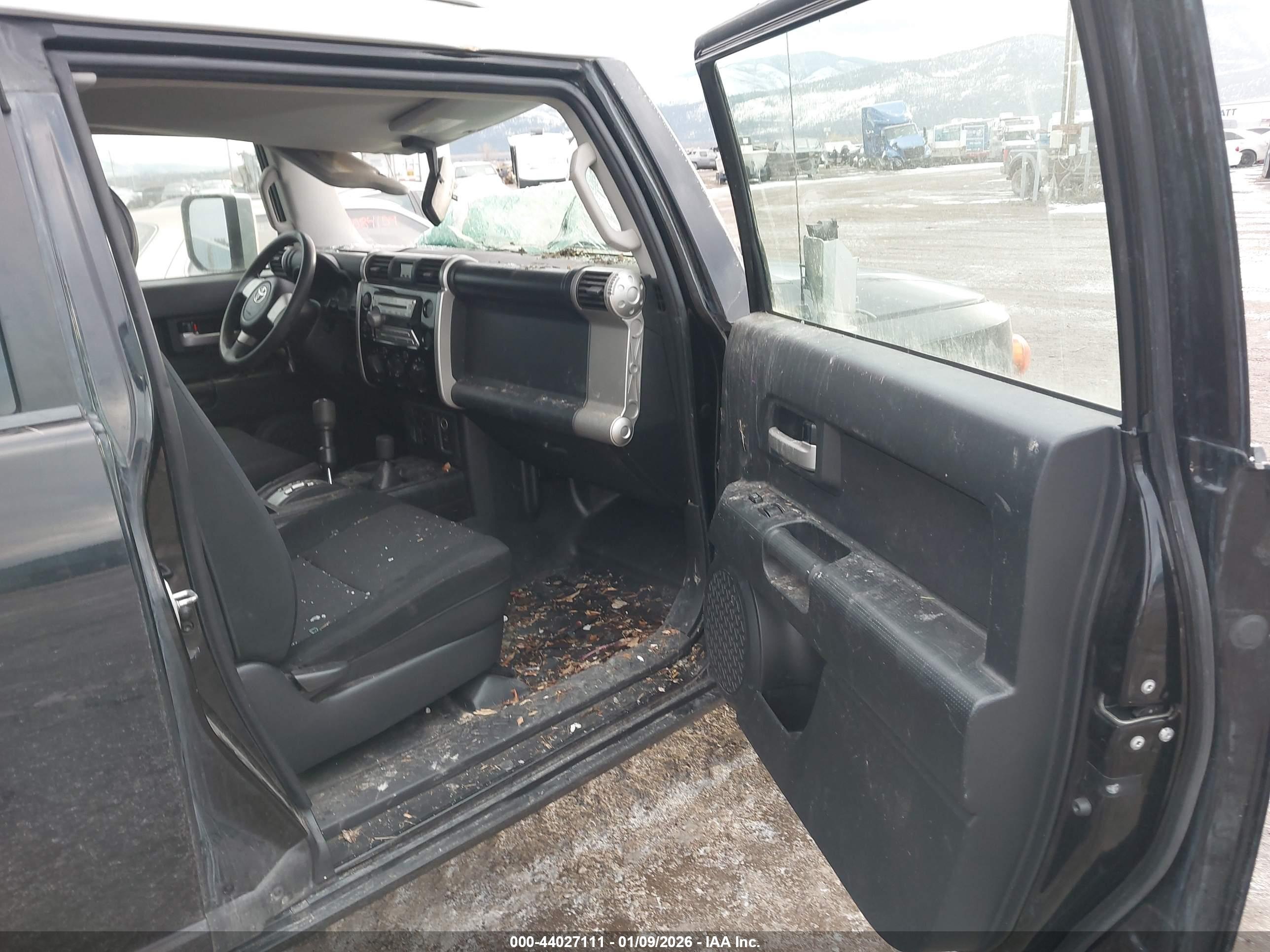 TOYOTA FJ image 5