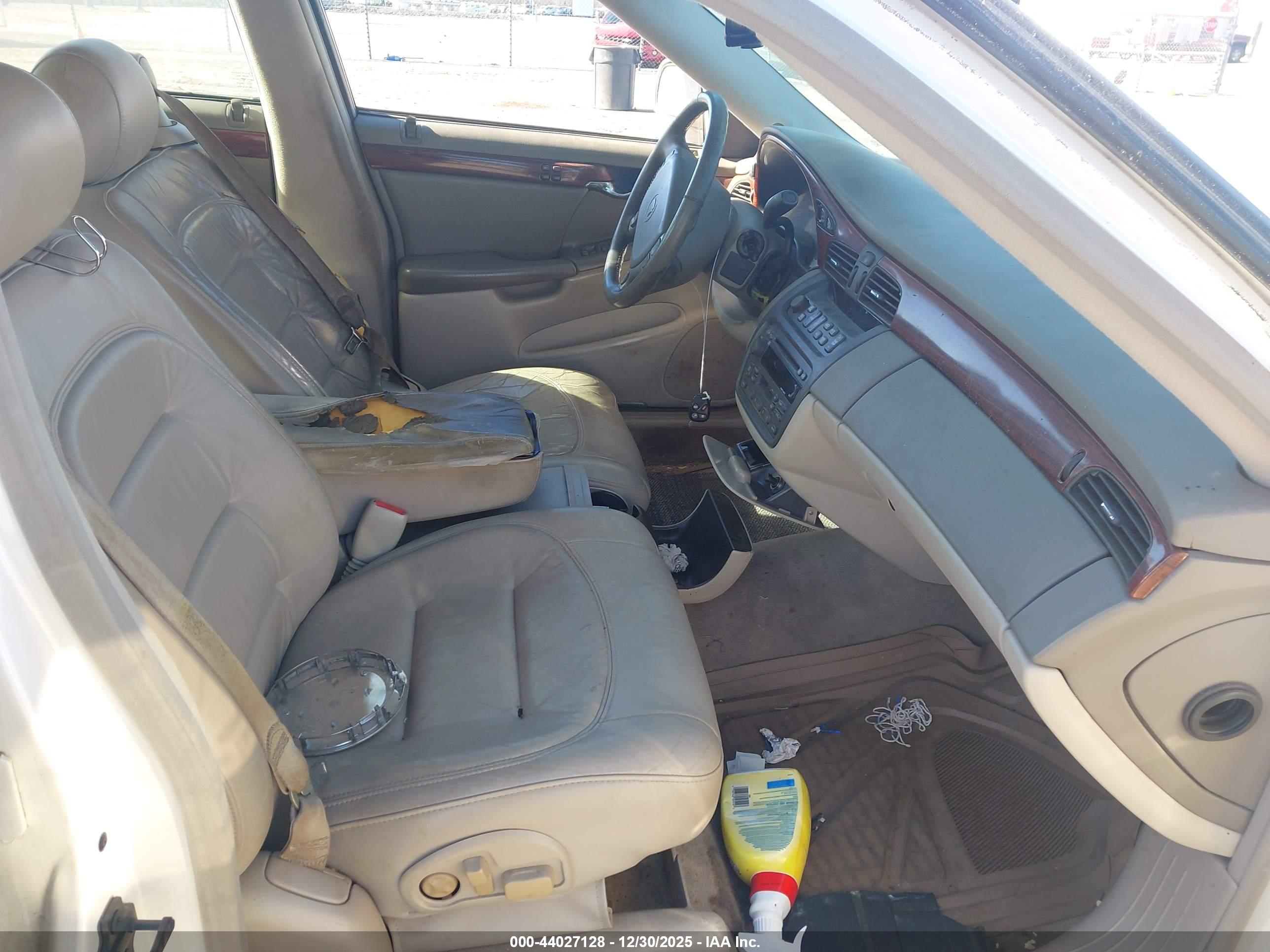 CADILLAC DEVILLE image 5