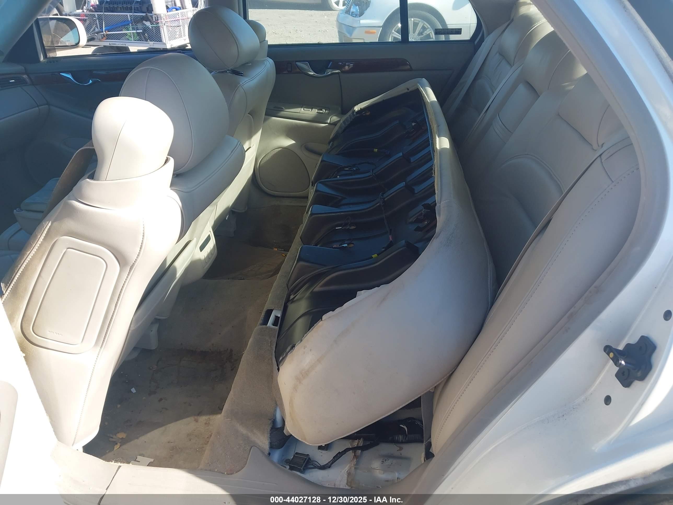 CADILLAC DEVILLE image 8
