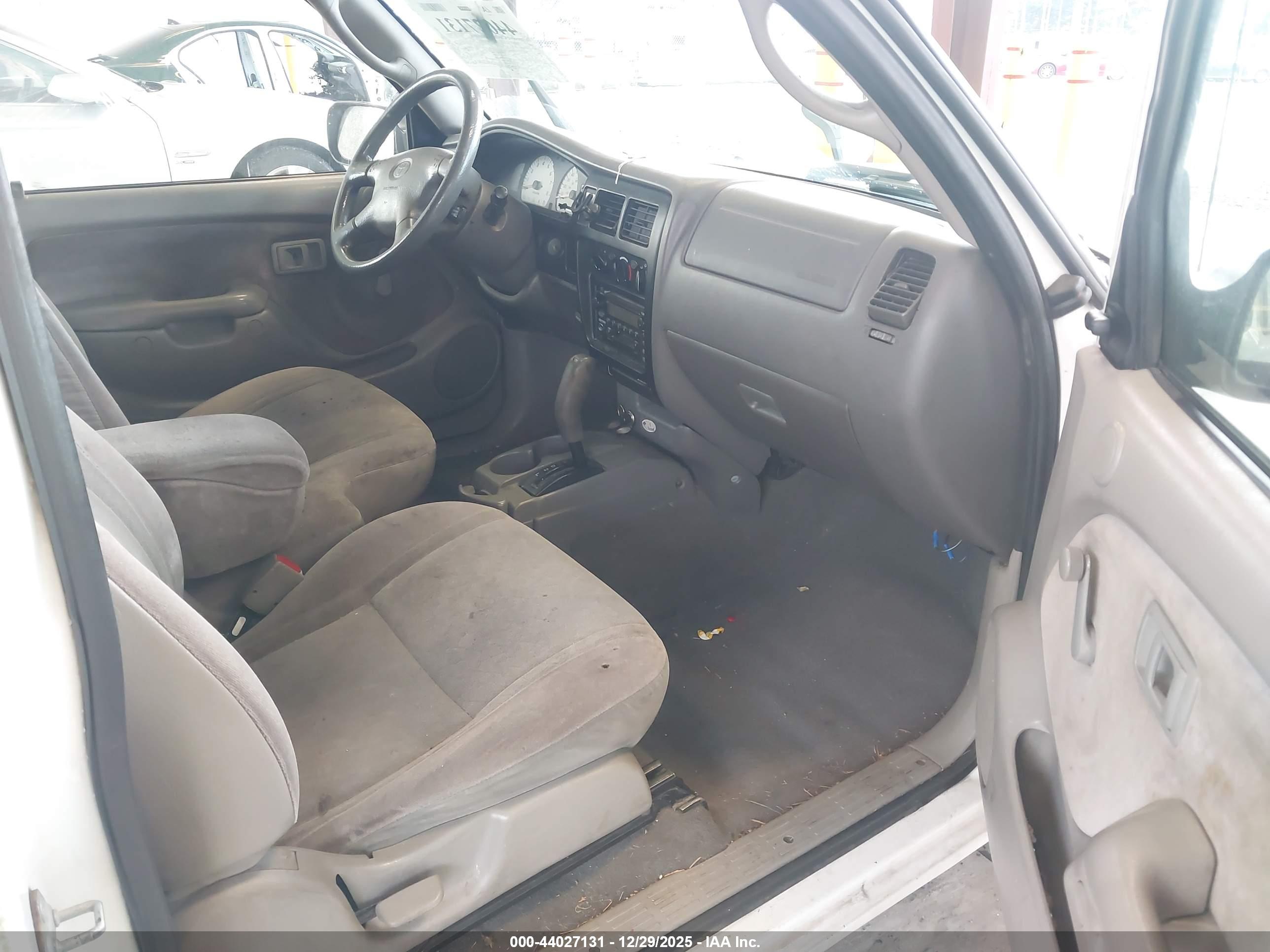 TOYOTA TACOMA image 5