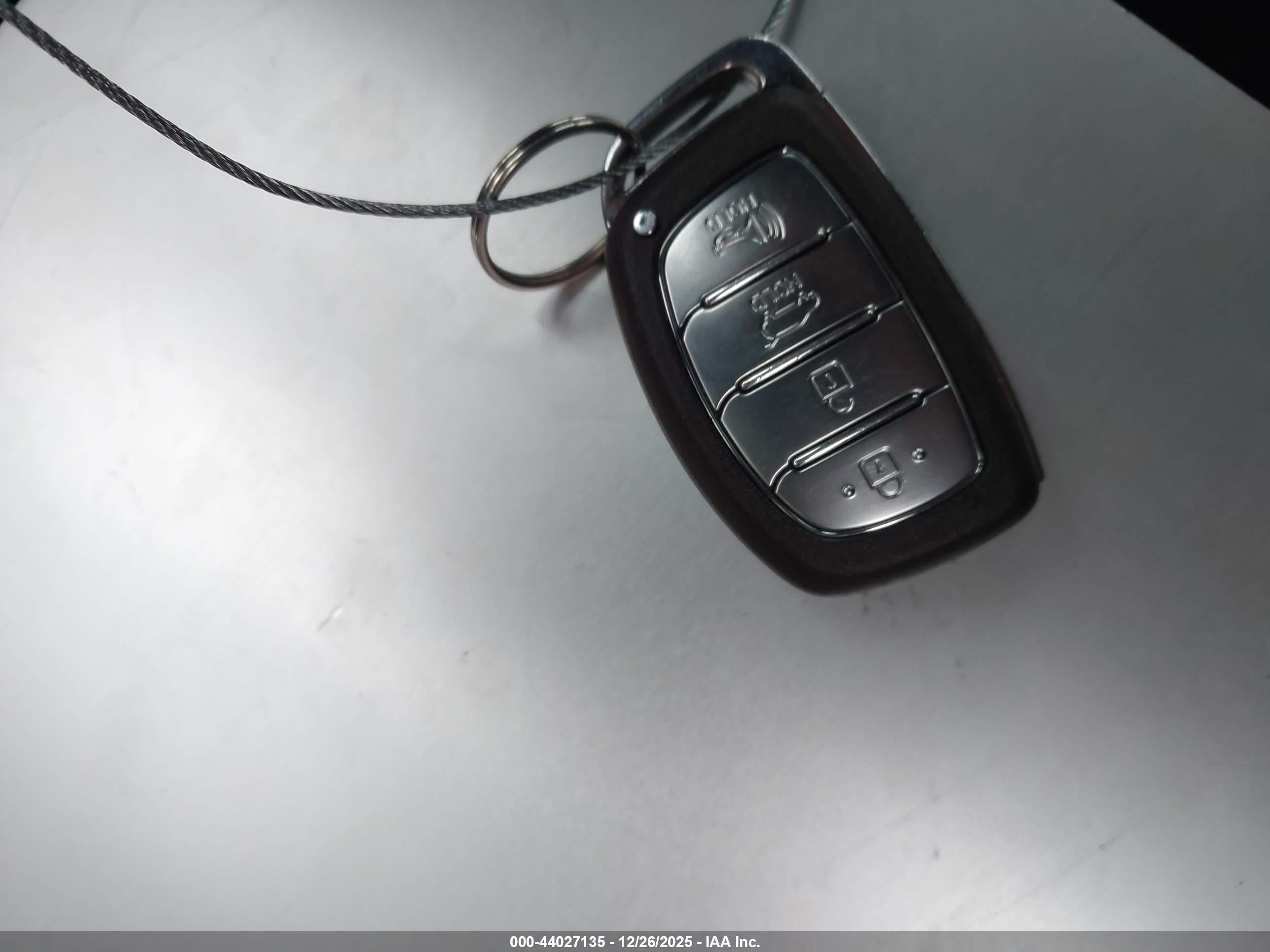 HYUNDAI TUCSON image 11