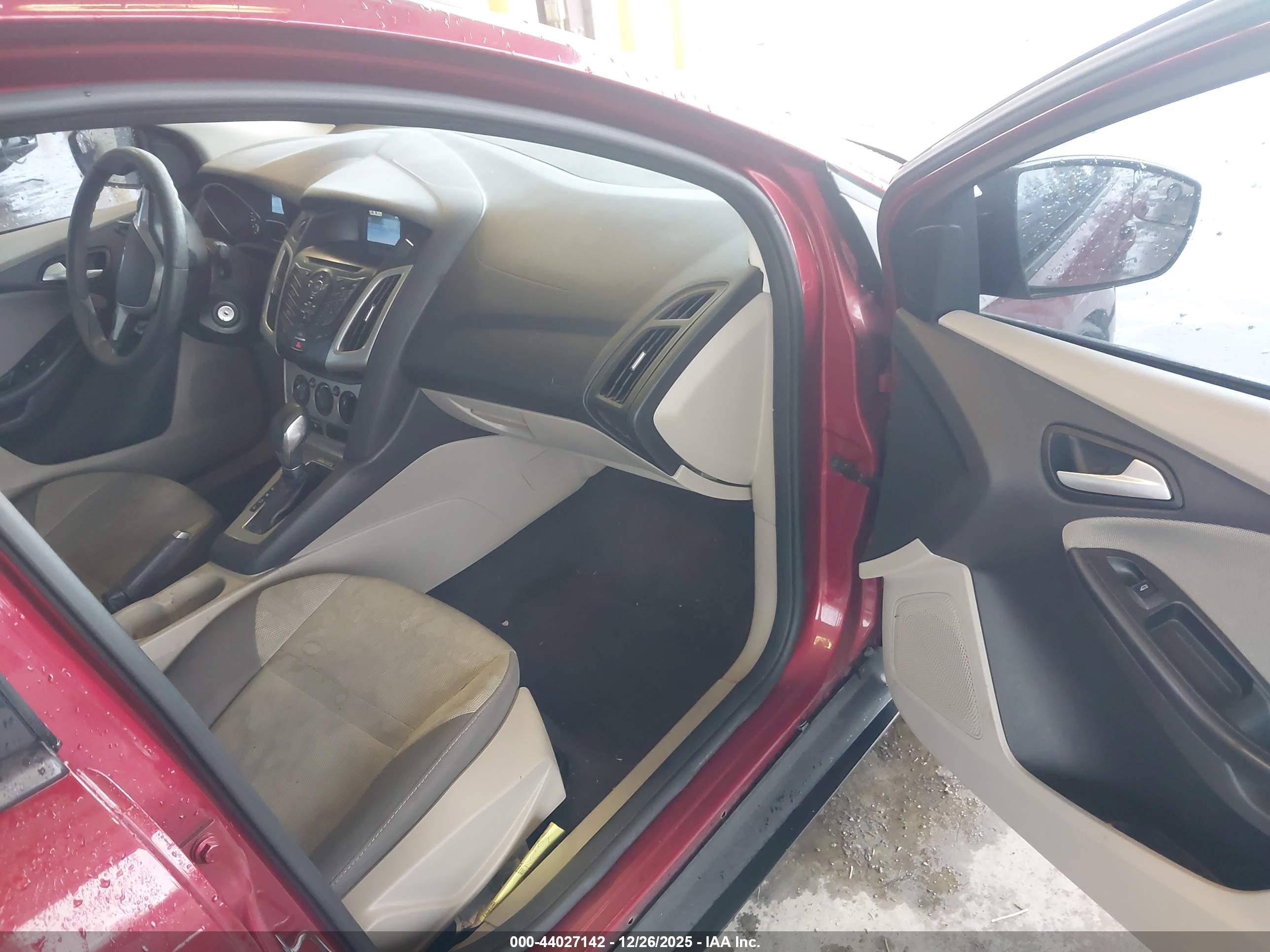 FORD FOCUS image 5