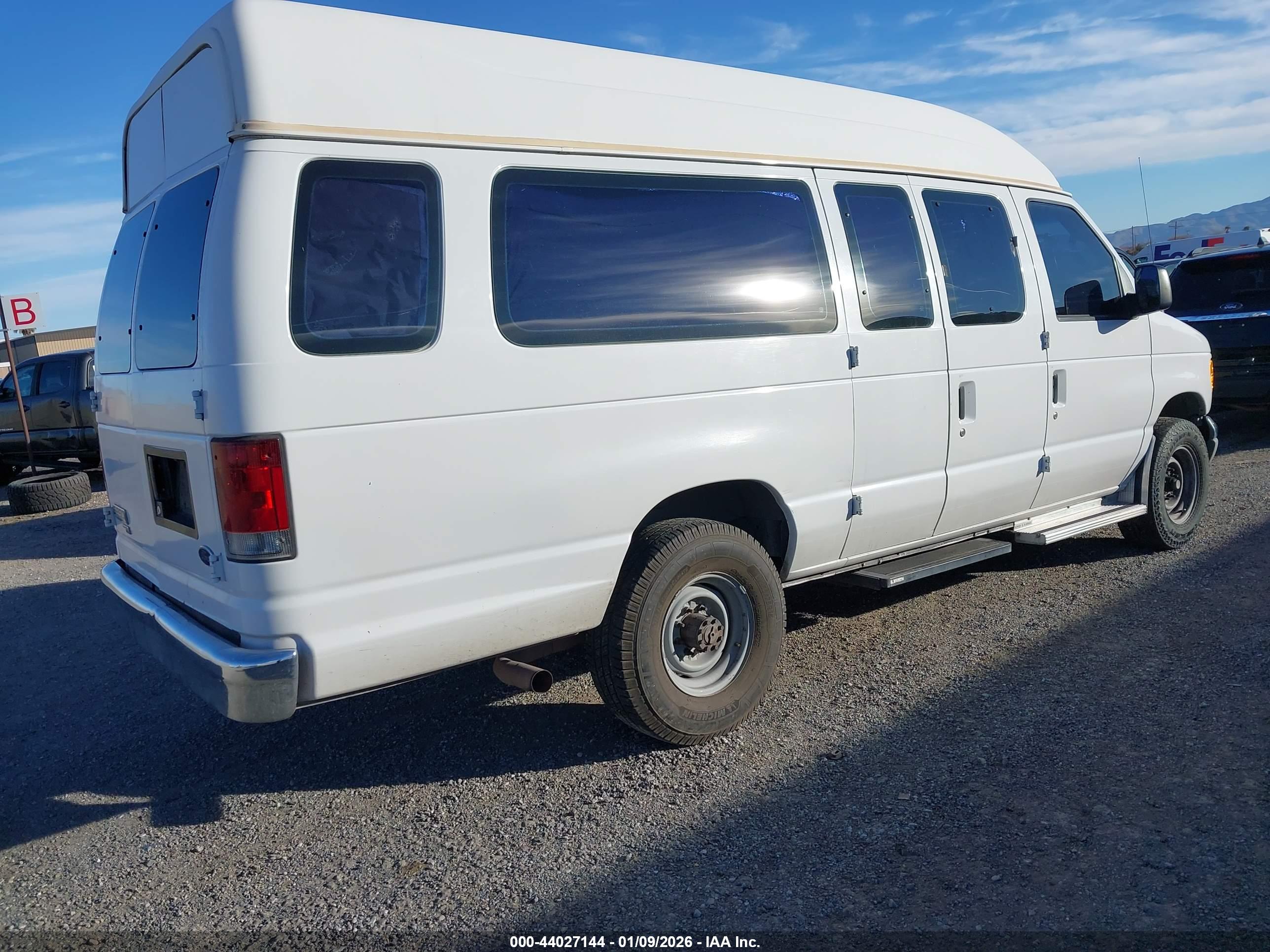 FORD E-350 image 4
