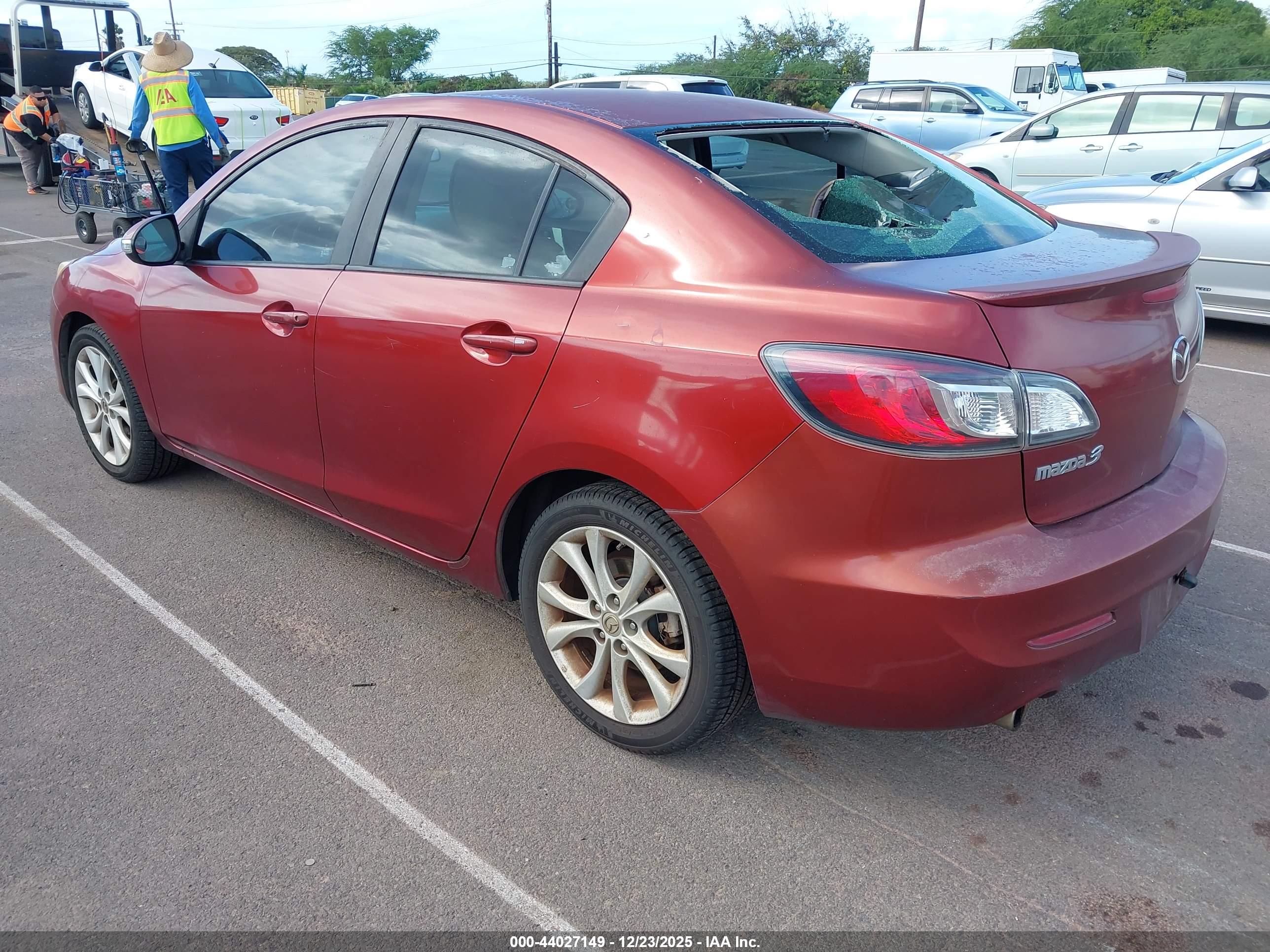 MAZDA MAZDA3 image 3