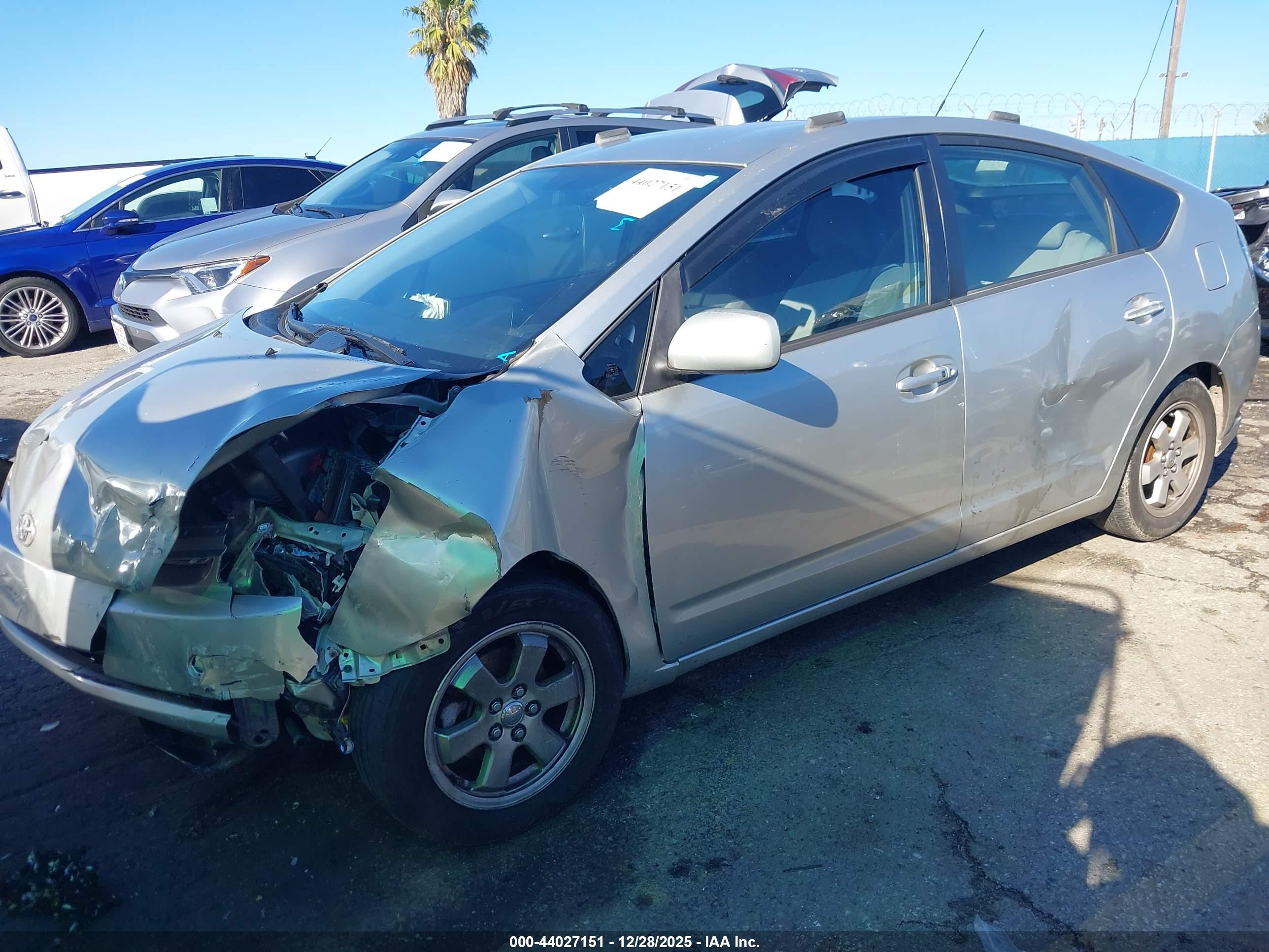 TOYOTA PRIUS image 2