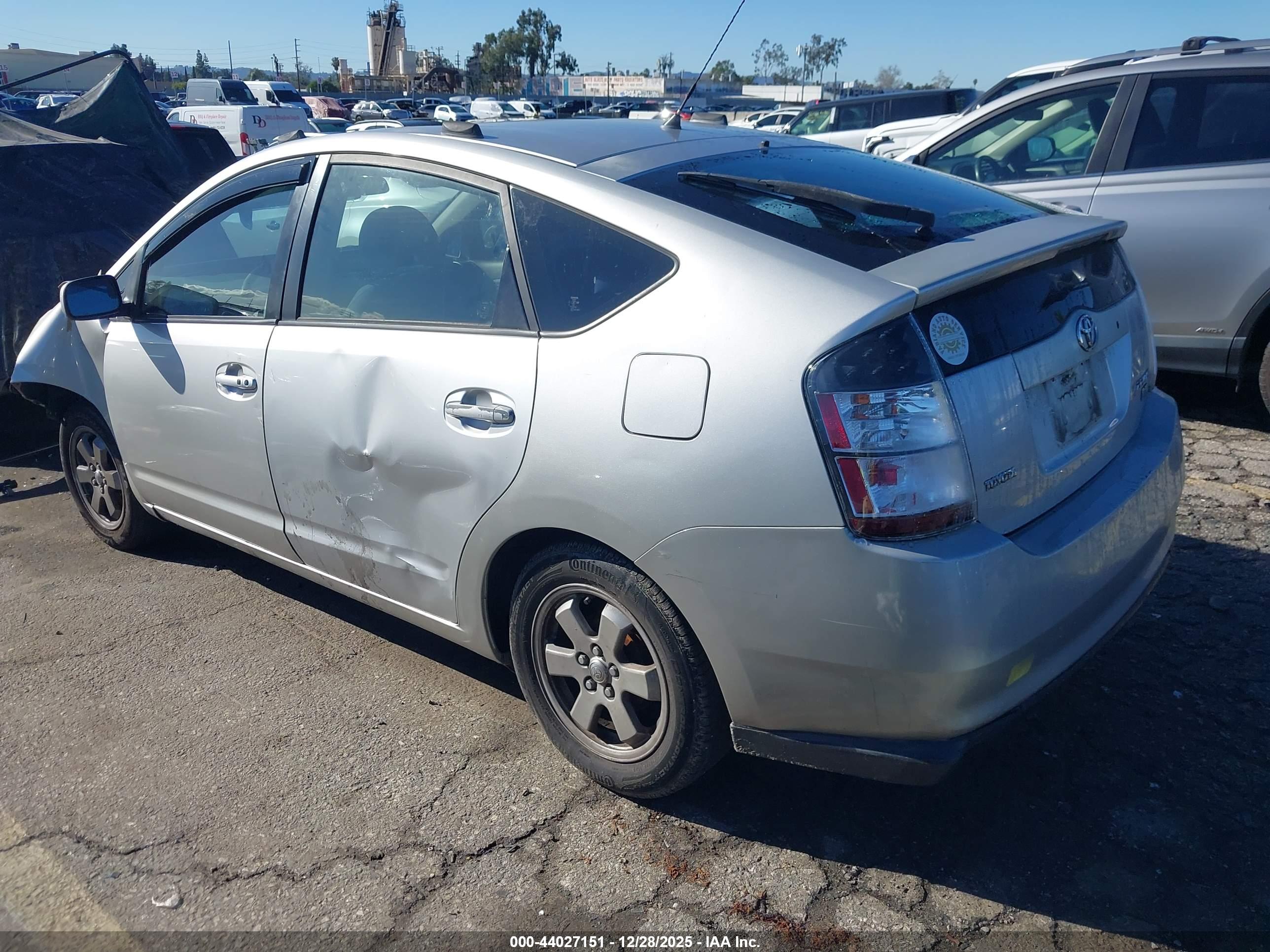 TOYOTA PRIUS image 3