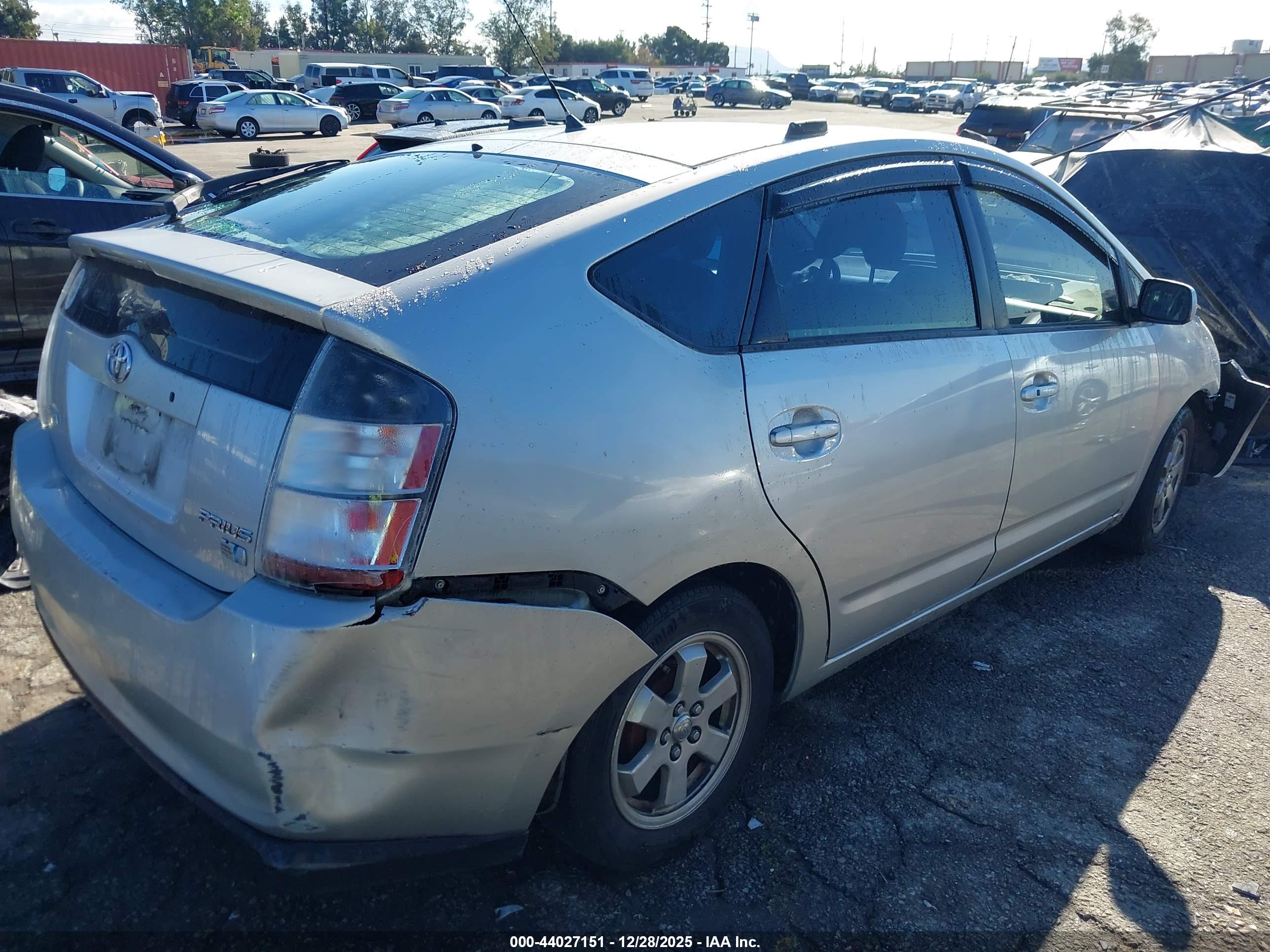 TOYOTA PRIUS image 4