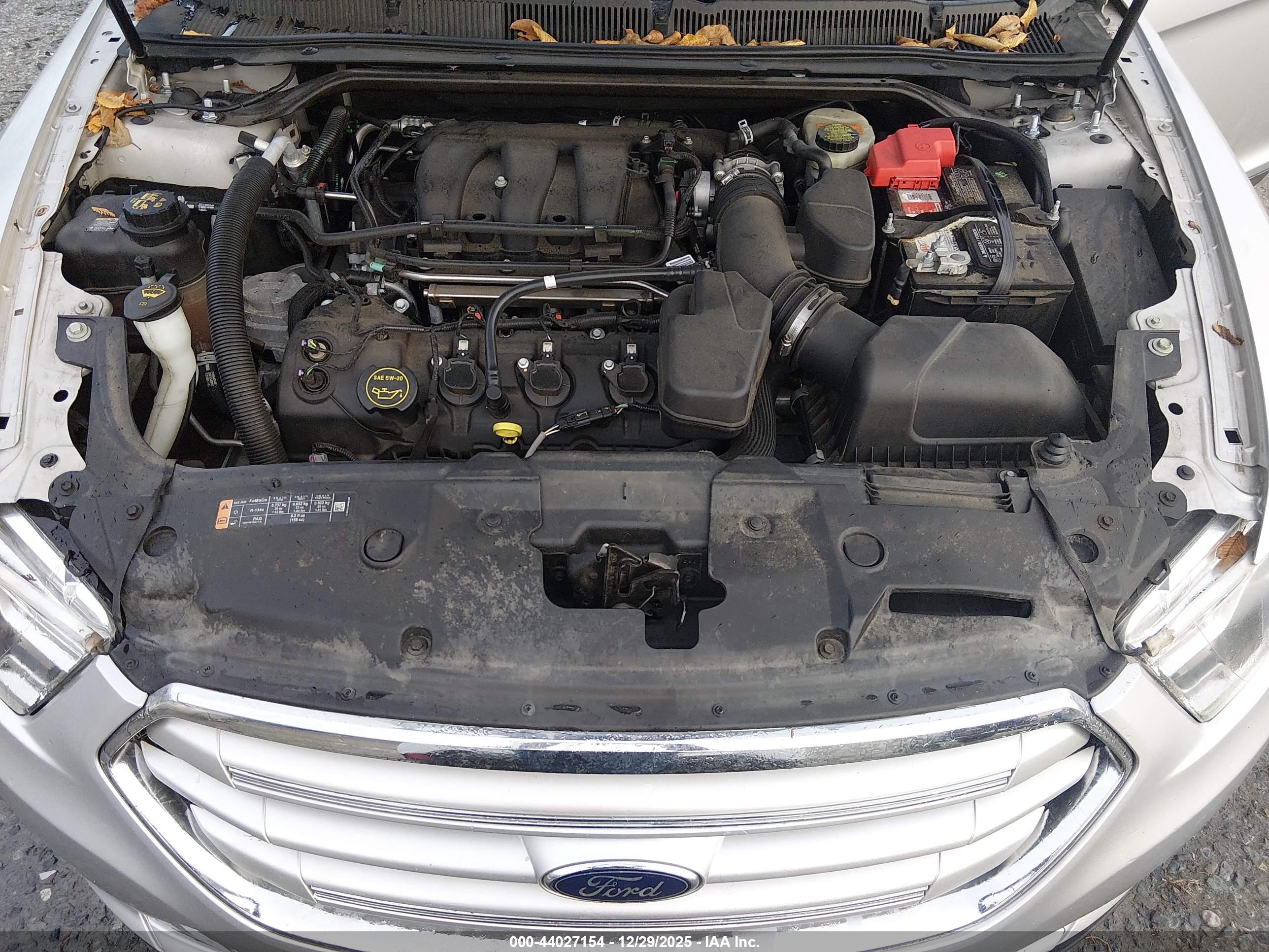 FORD TAURUS image 10