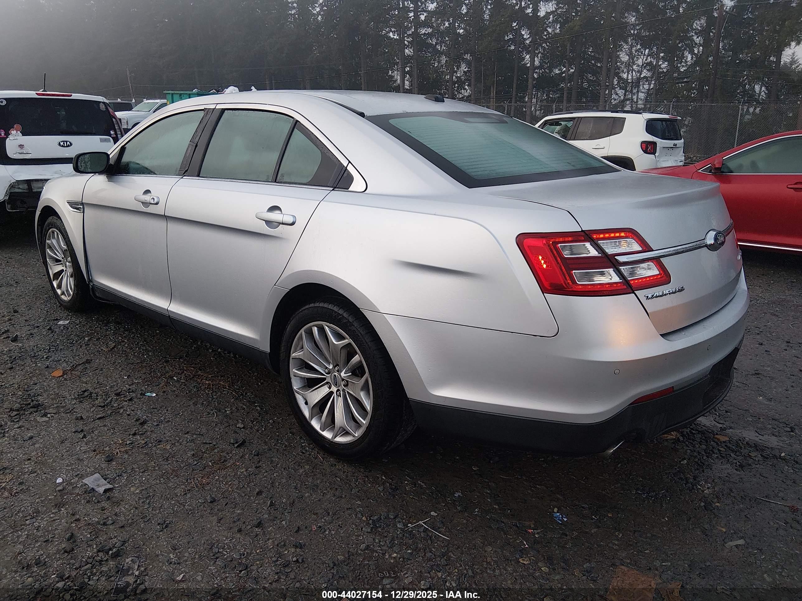 FORD TAURUS image 3