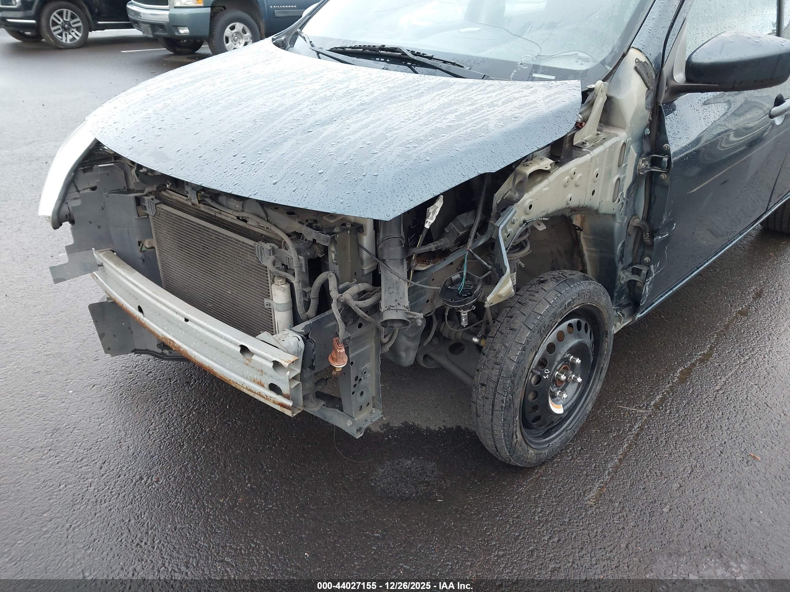 NISSAN VERSA image 6