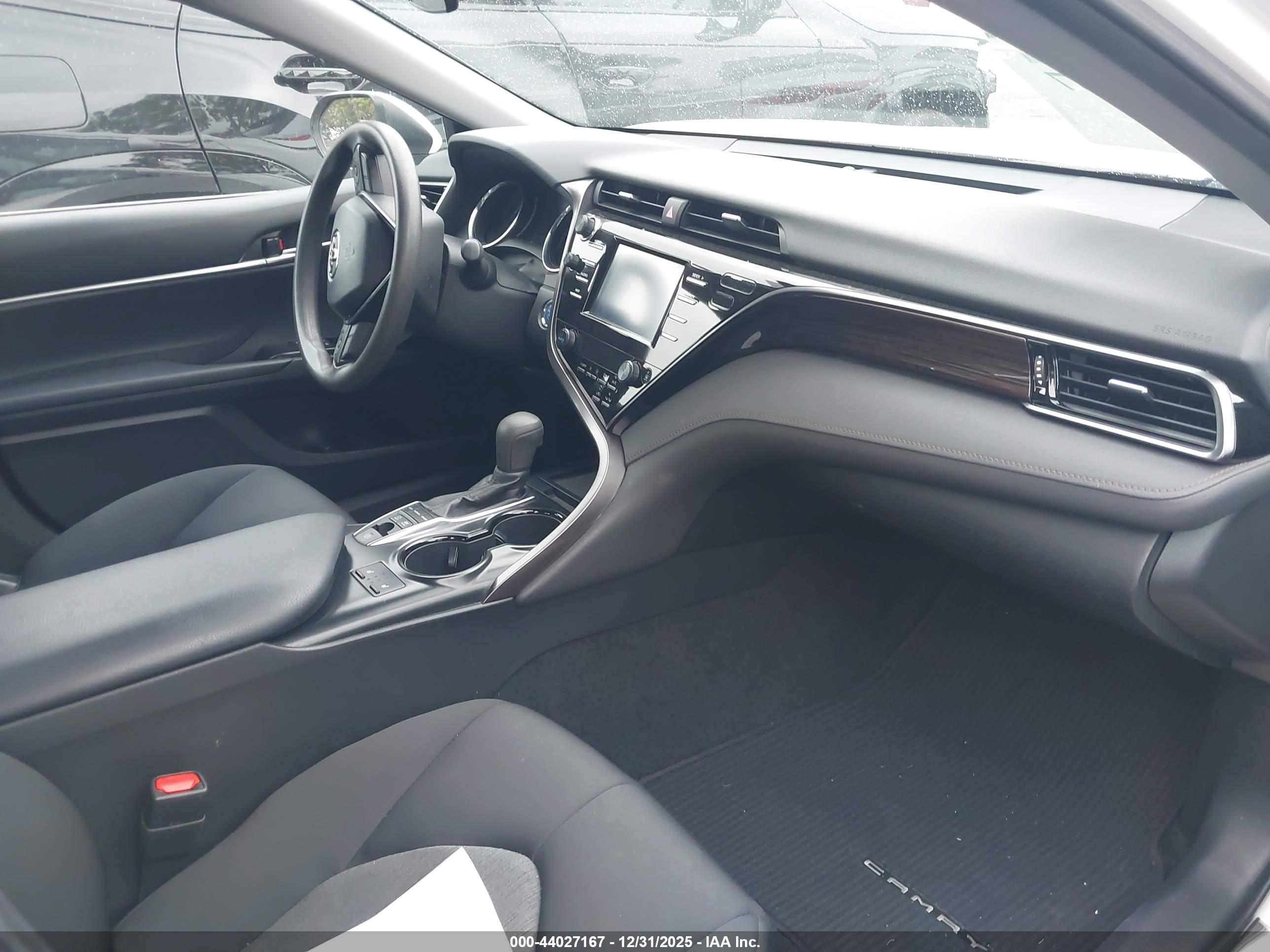 TOYOTA CAMRY image 5